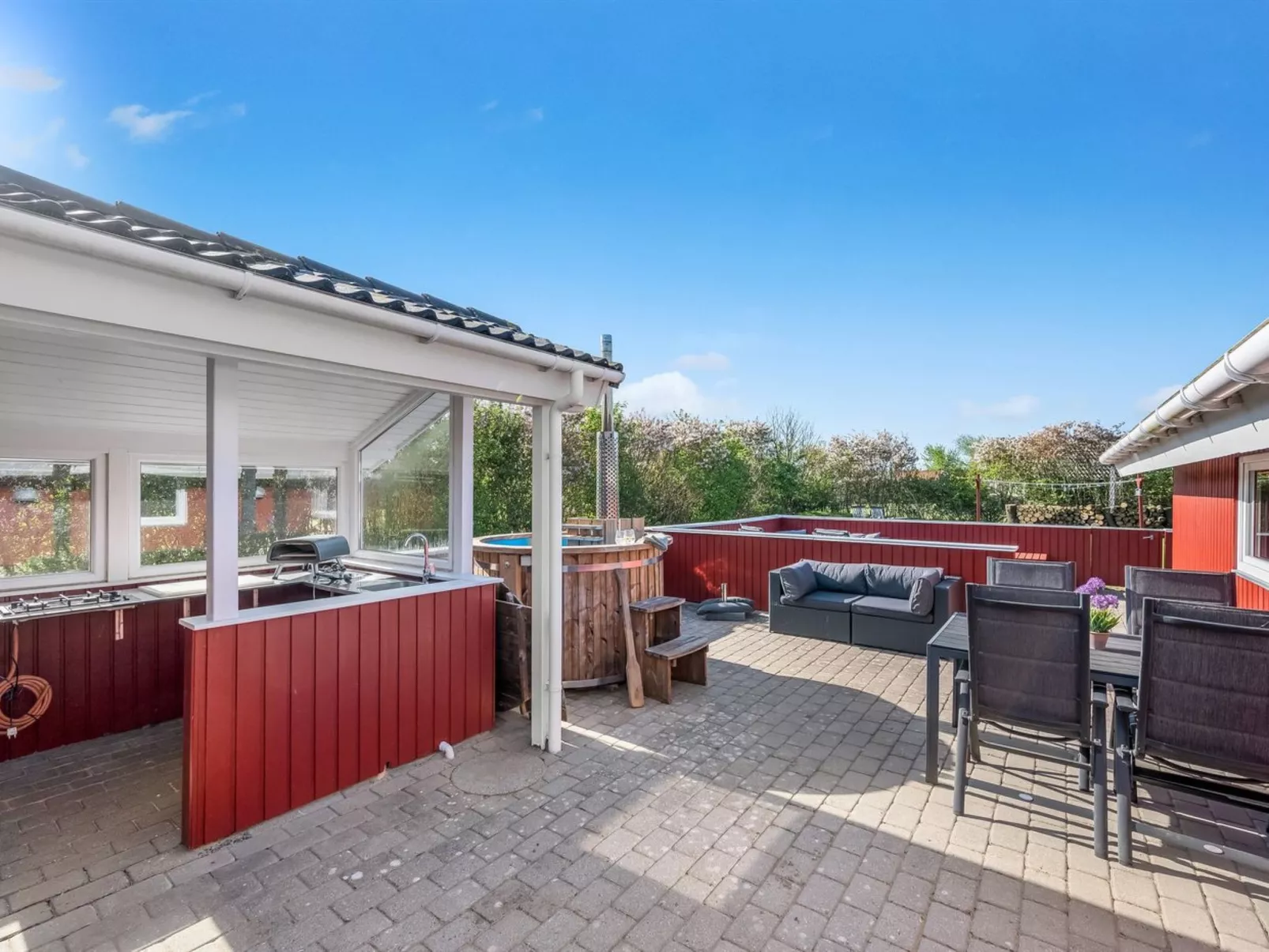 "Seba" - 1km to the fjord-Outside