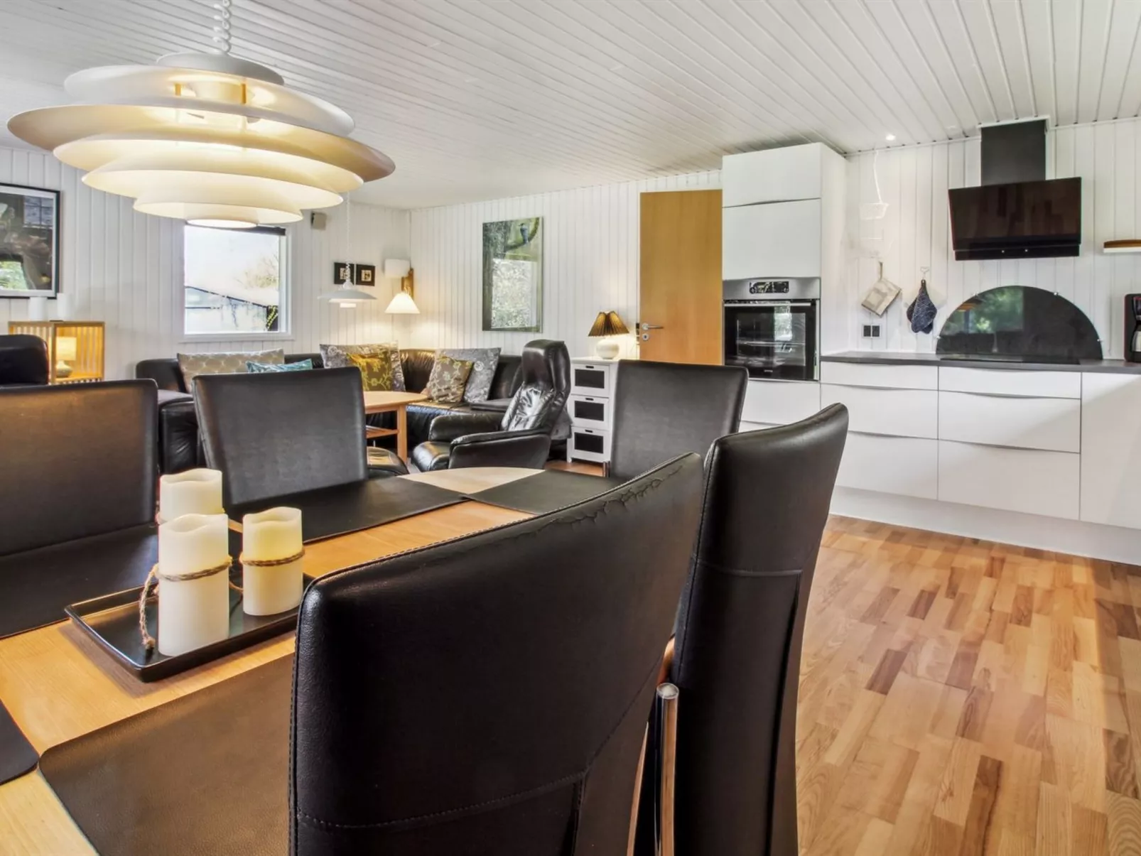 "Alia" - 30km from the sea-Drinnen