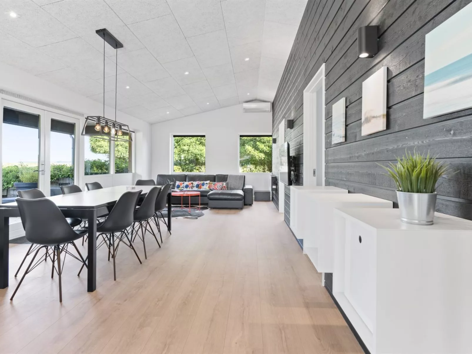 "Harri" - 400m from the sea-Inside