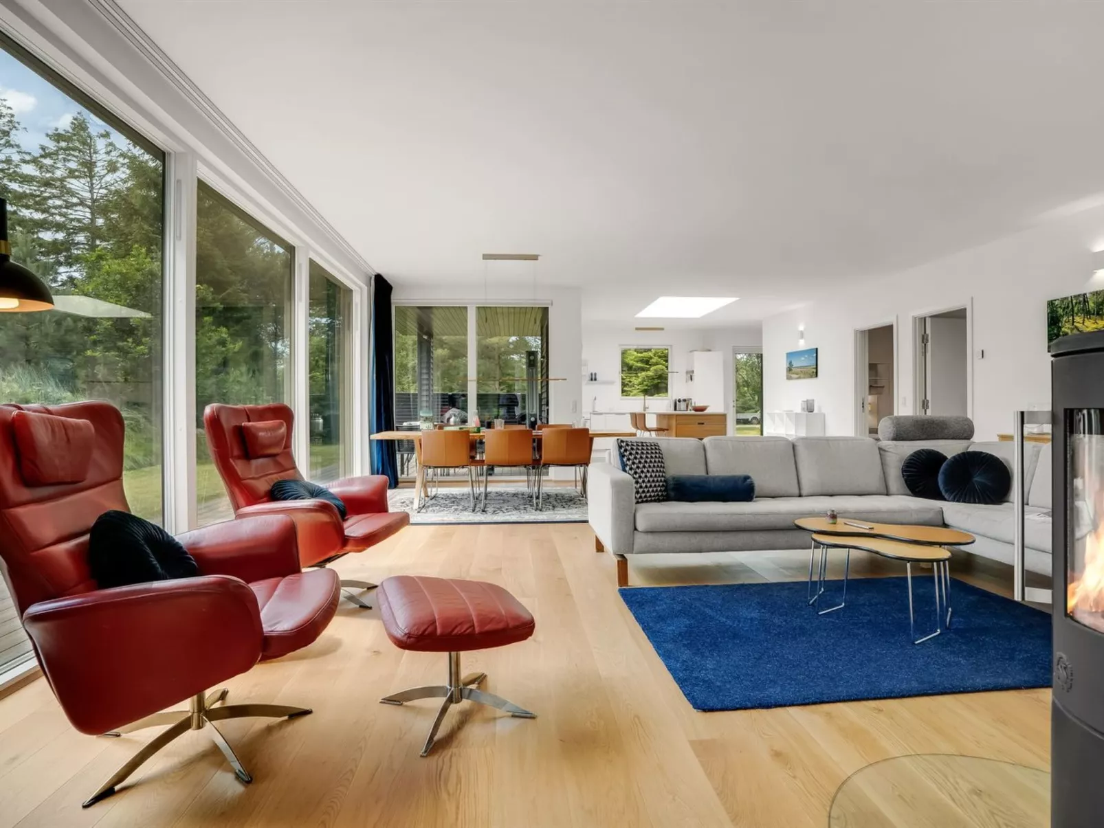 "Jonas" -  from the sea-Dedans