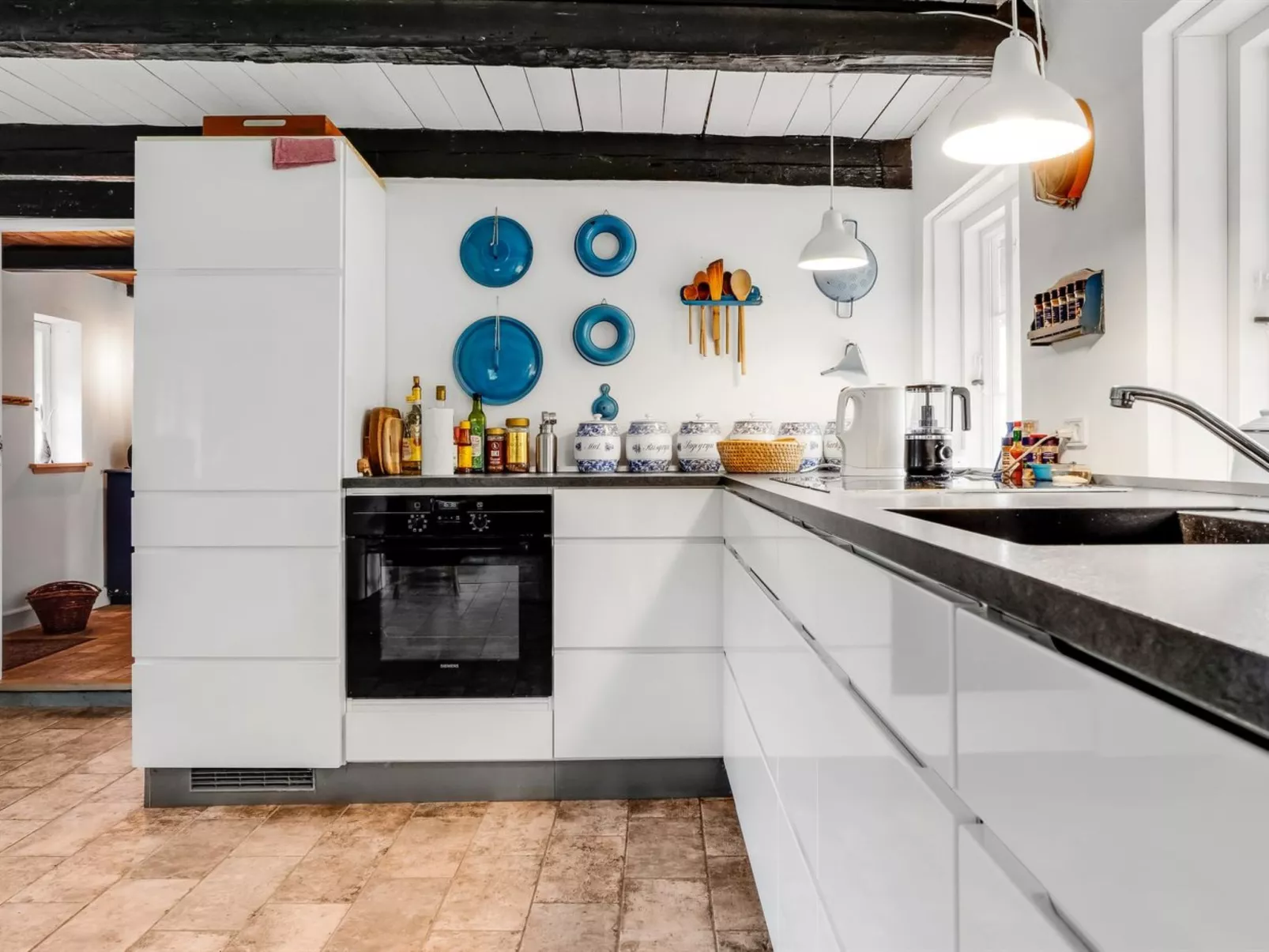 "Annabeth" - 900m from the sea-Dedans