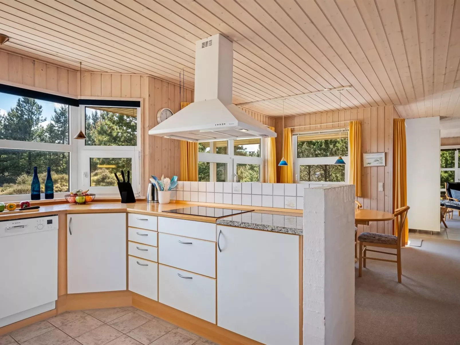 "Jeip" - 2.1km from the sea-Dedans