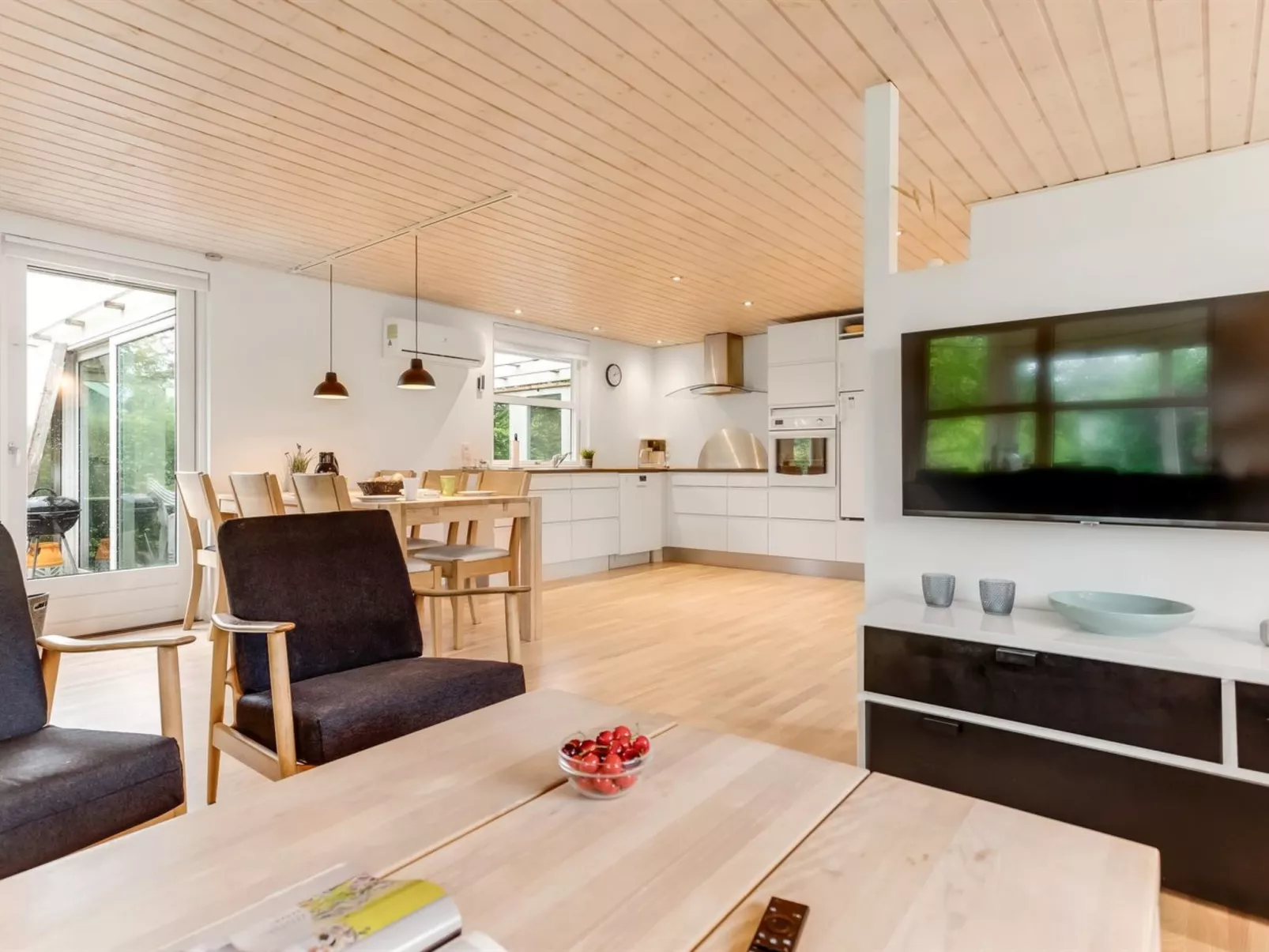 "Alica" -  from the sea-Dedans