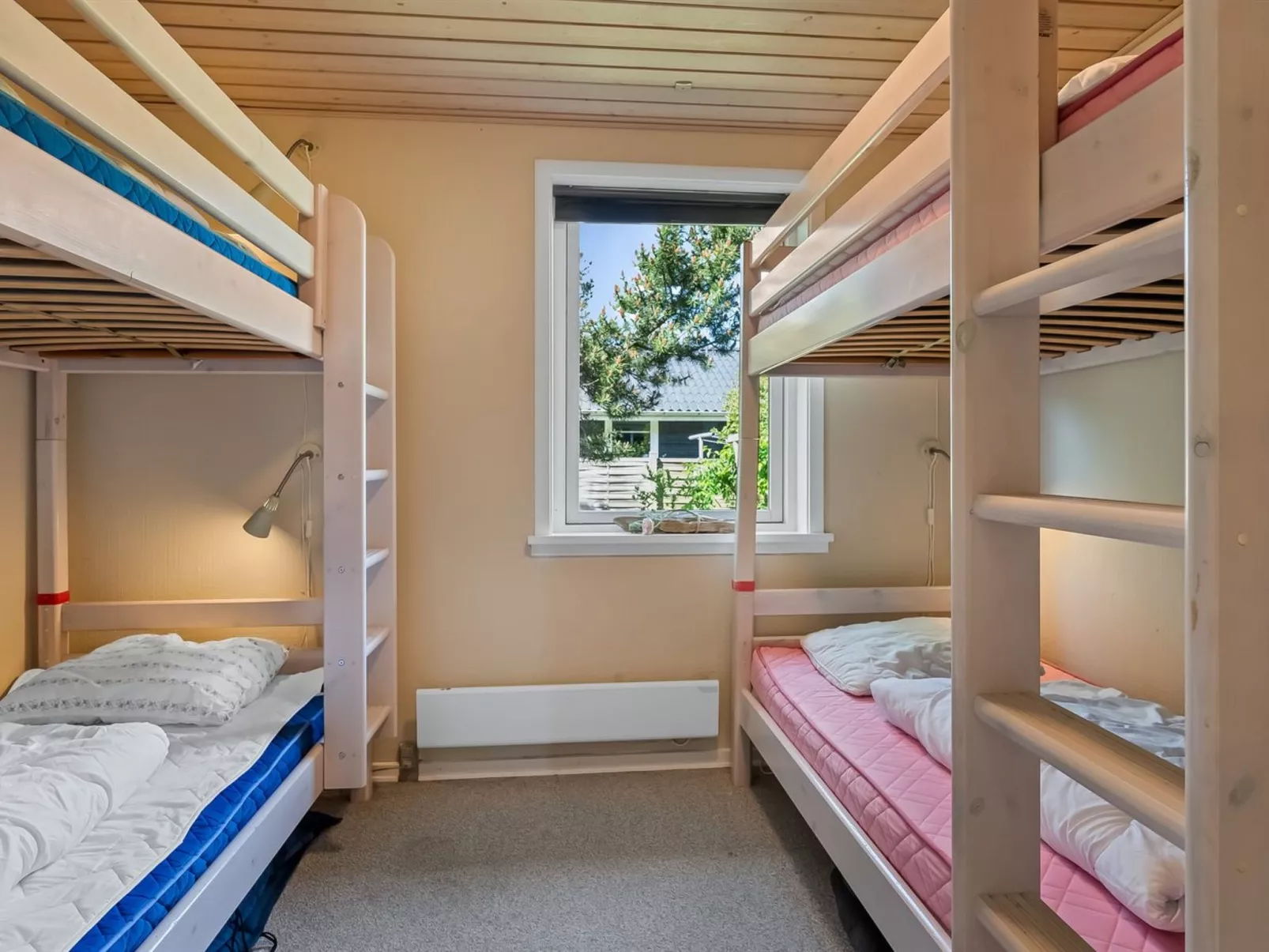 "Hekla" - 150m from the sea-Inside