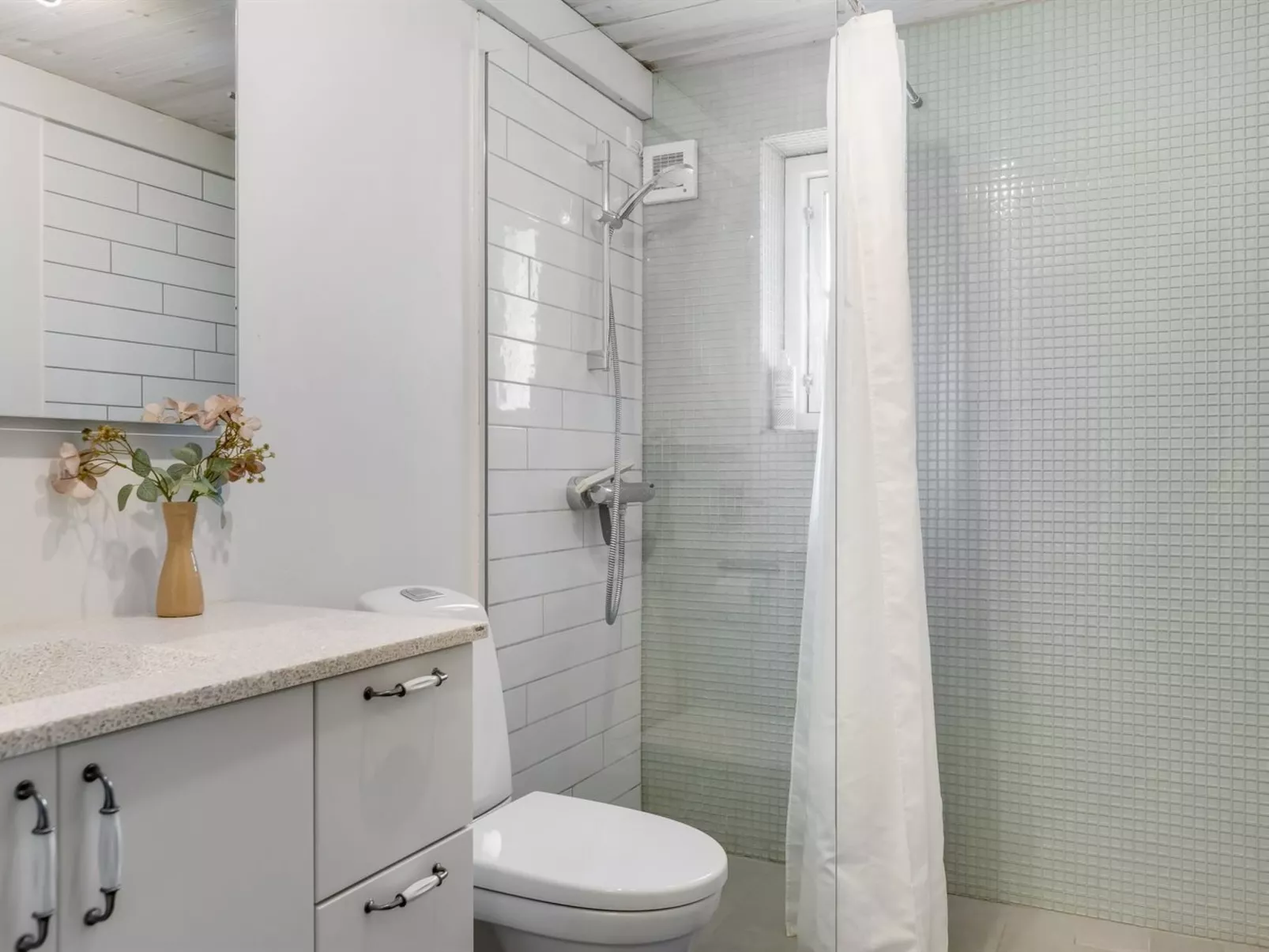 "Rahild" - 10km from the sea-Drinnen