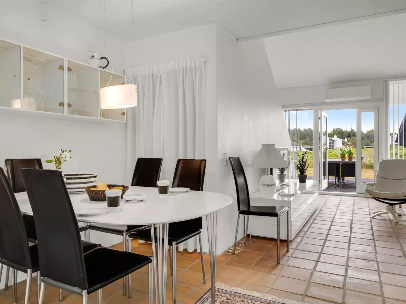 "Nis" - 900m from the sea-Drinnen