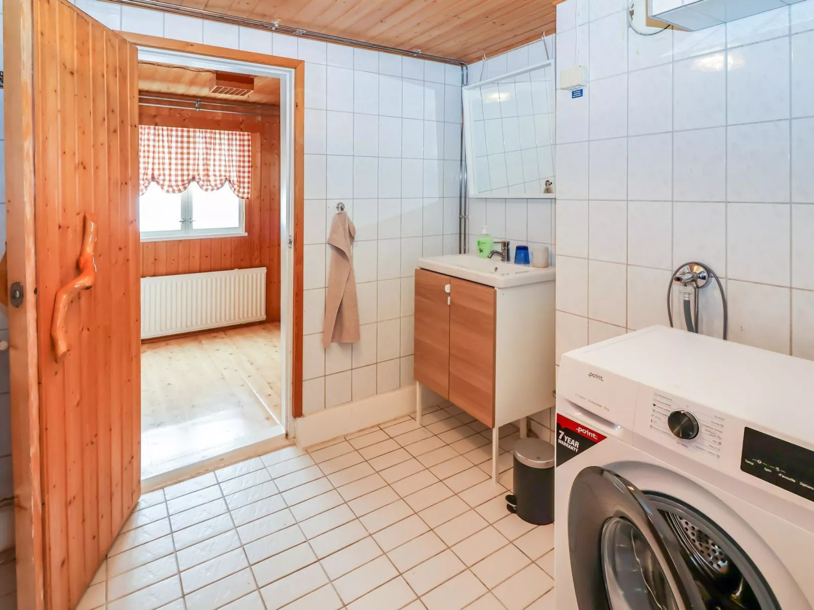 Kalamiehenkatu 6-Drinnen