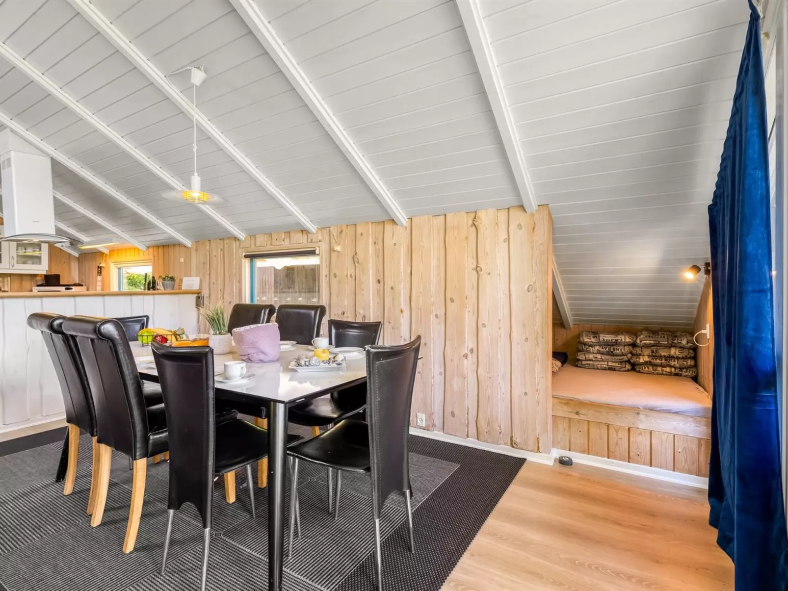 "Kai" - 400m from the sea-Drinnen