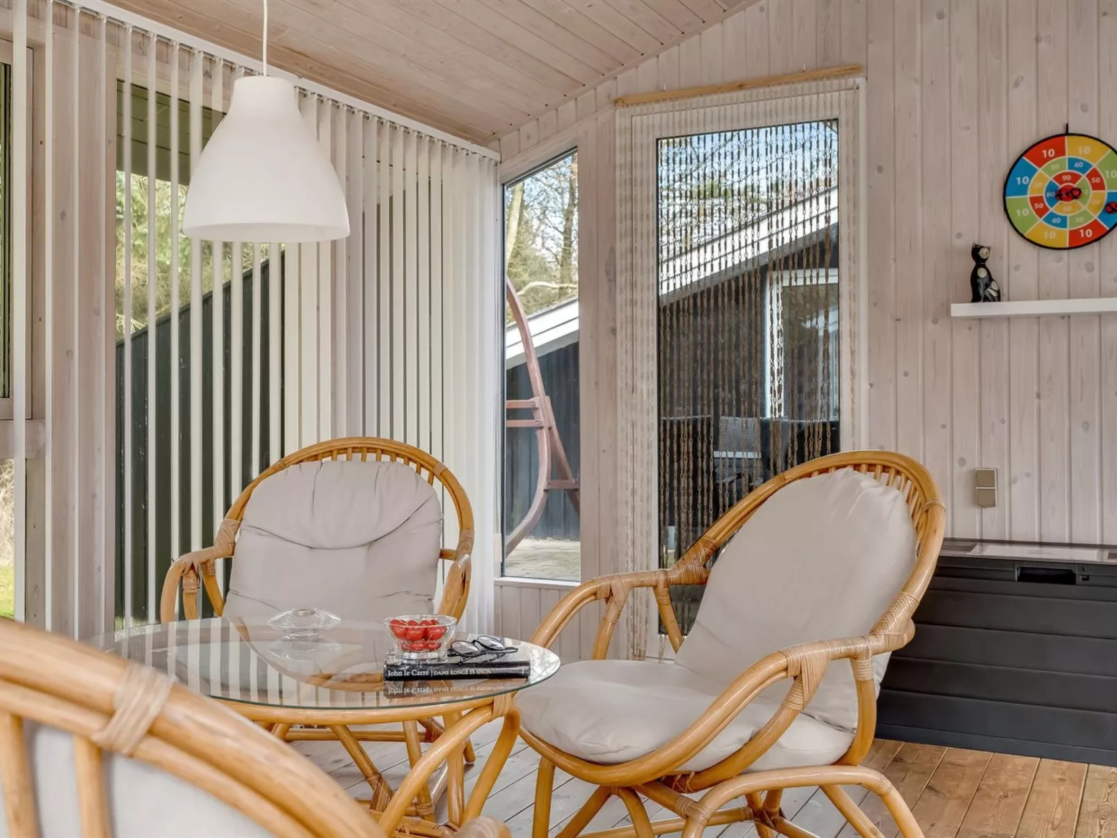 "Iris" - 200m to the fjord-Inside