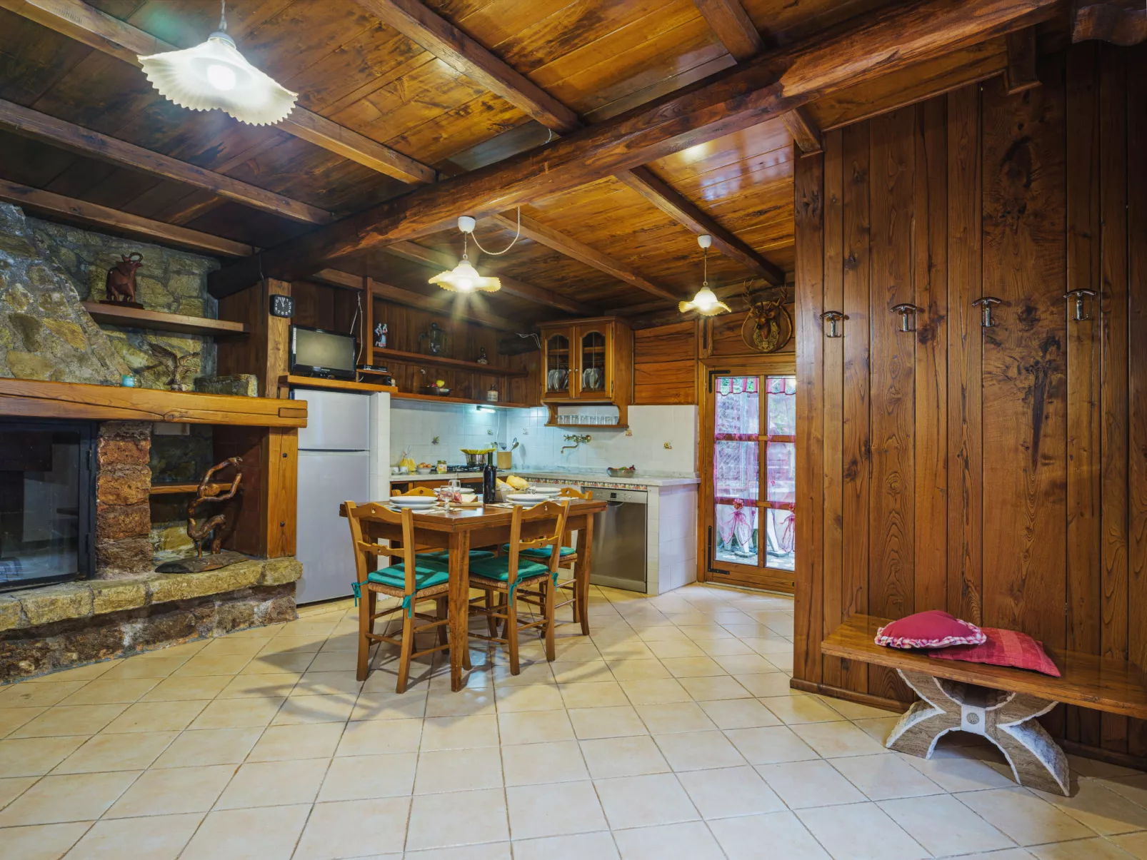 La Fonte-Inside