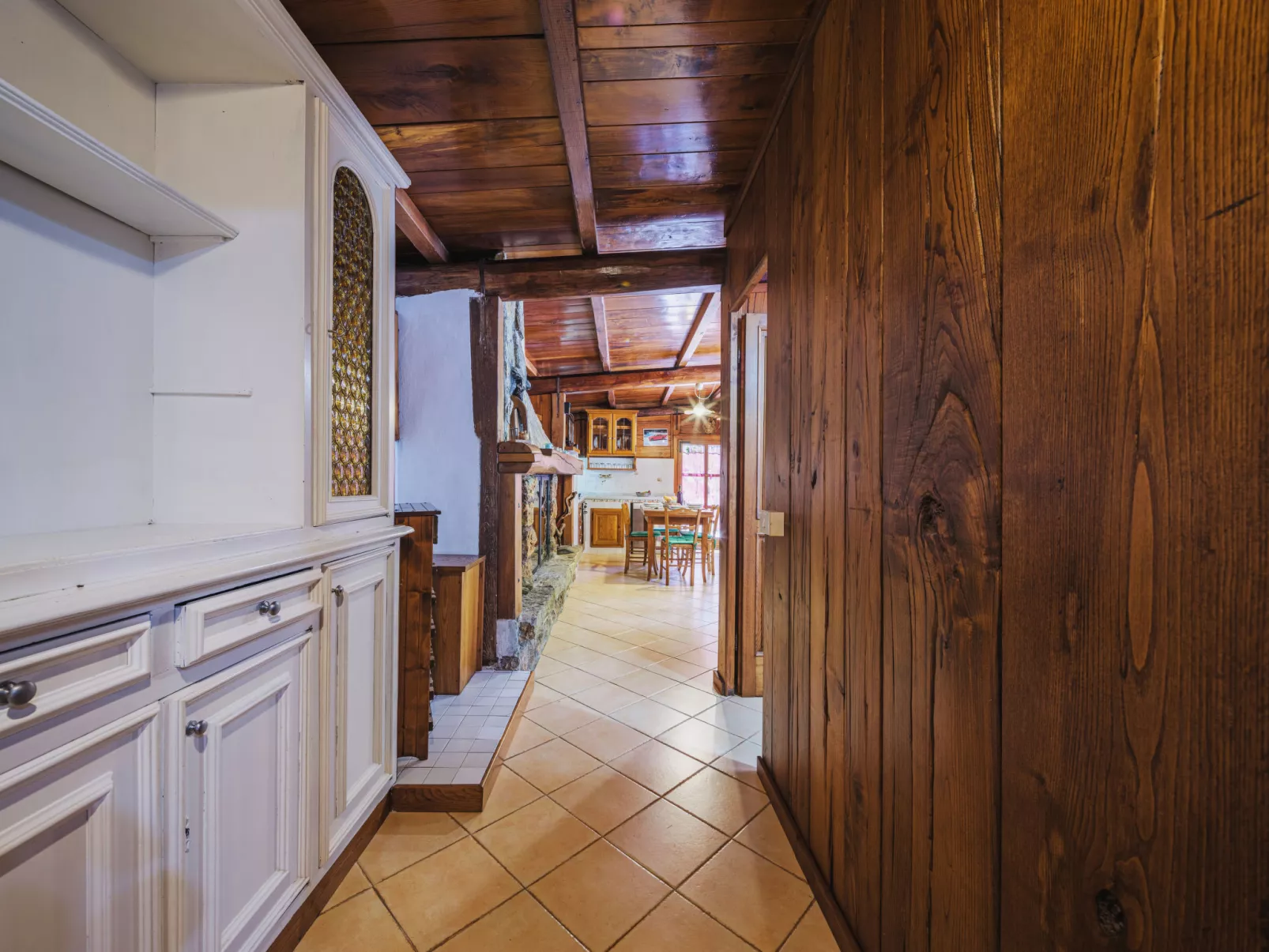 La Fonte-Inside