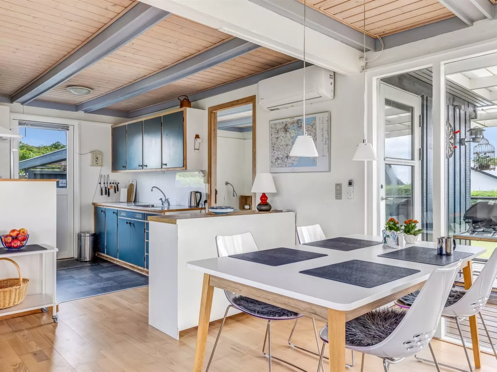 "Nielsine" - 250m from the sea-Dedans