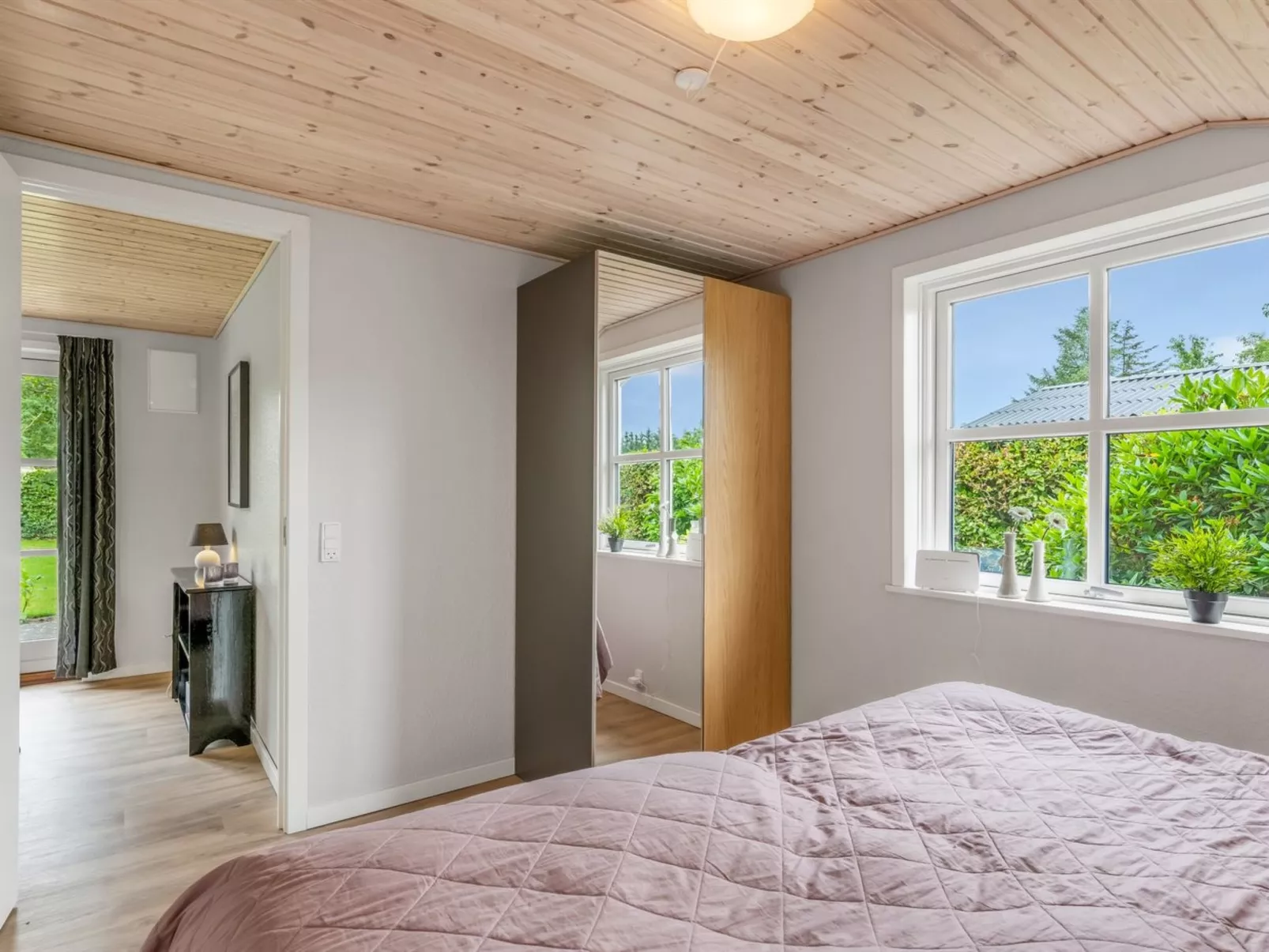 "Roland" - 200m to the fjord-Dedans