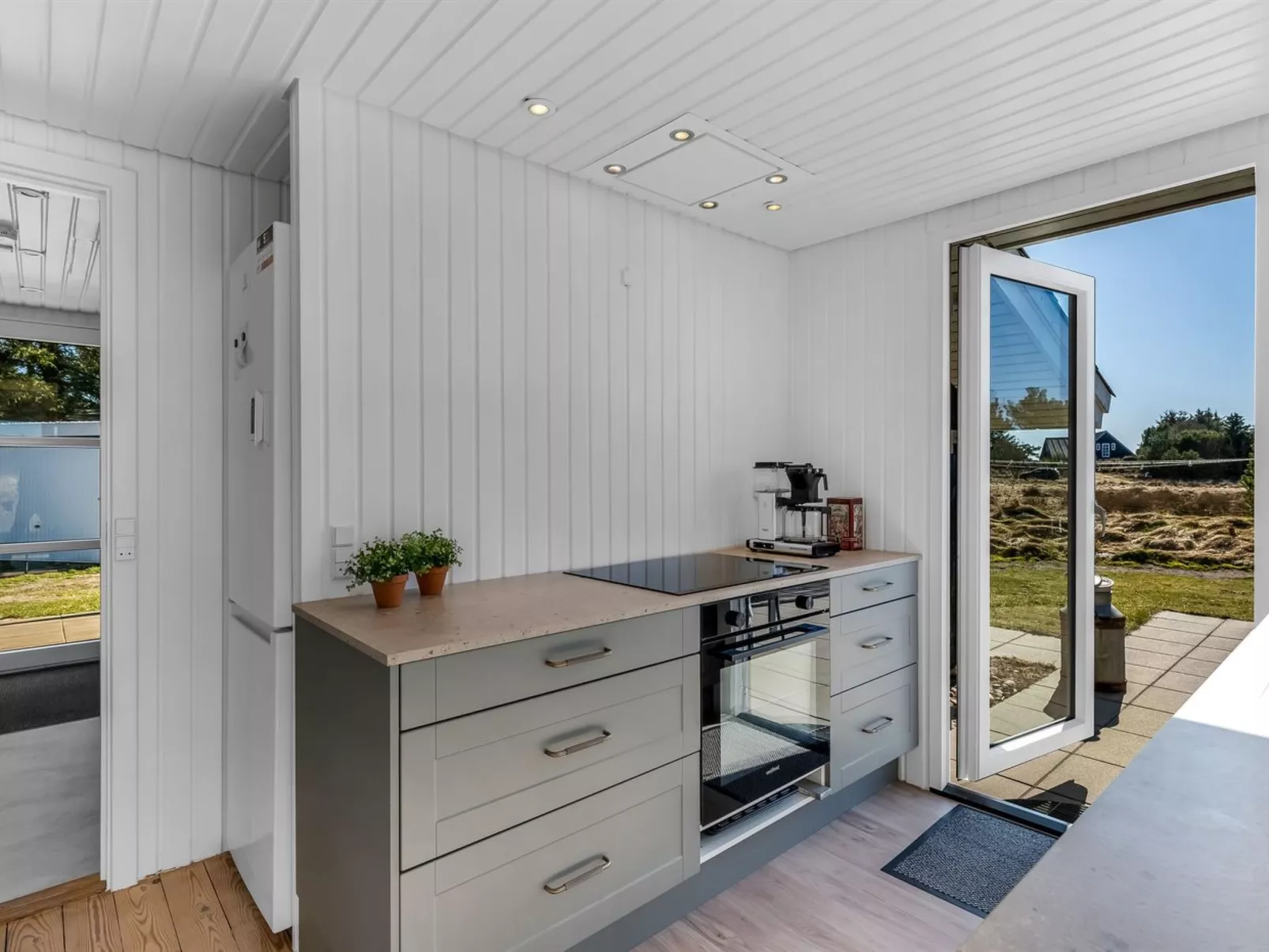 "Sinikka" - 900m from the sea-Drinnen