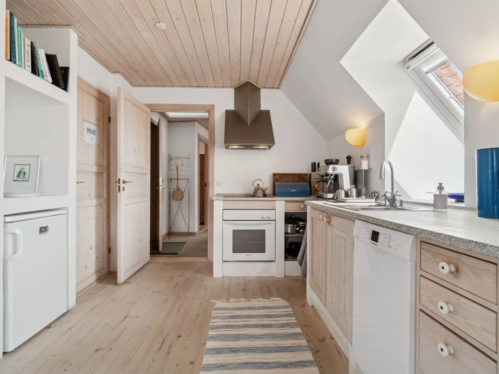 "Habbo" - 300m from the sea-Dedans