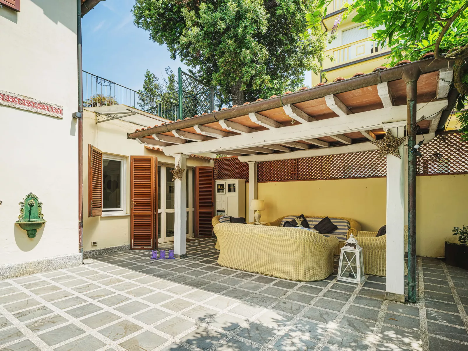 Villa Le Stelle-Outside