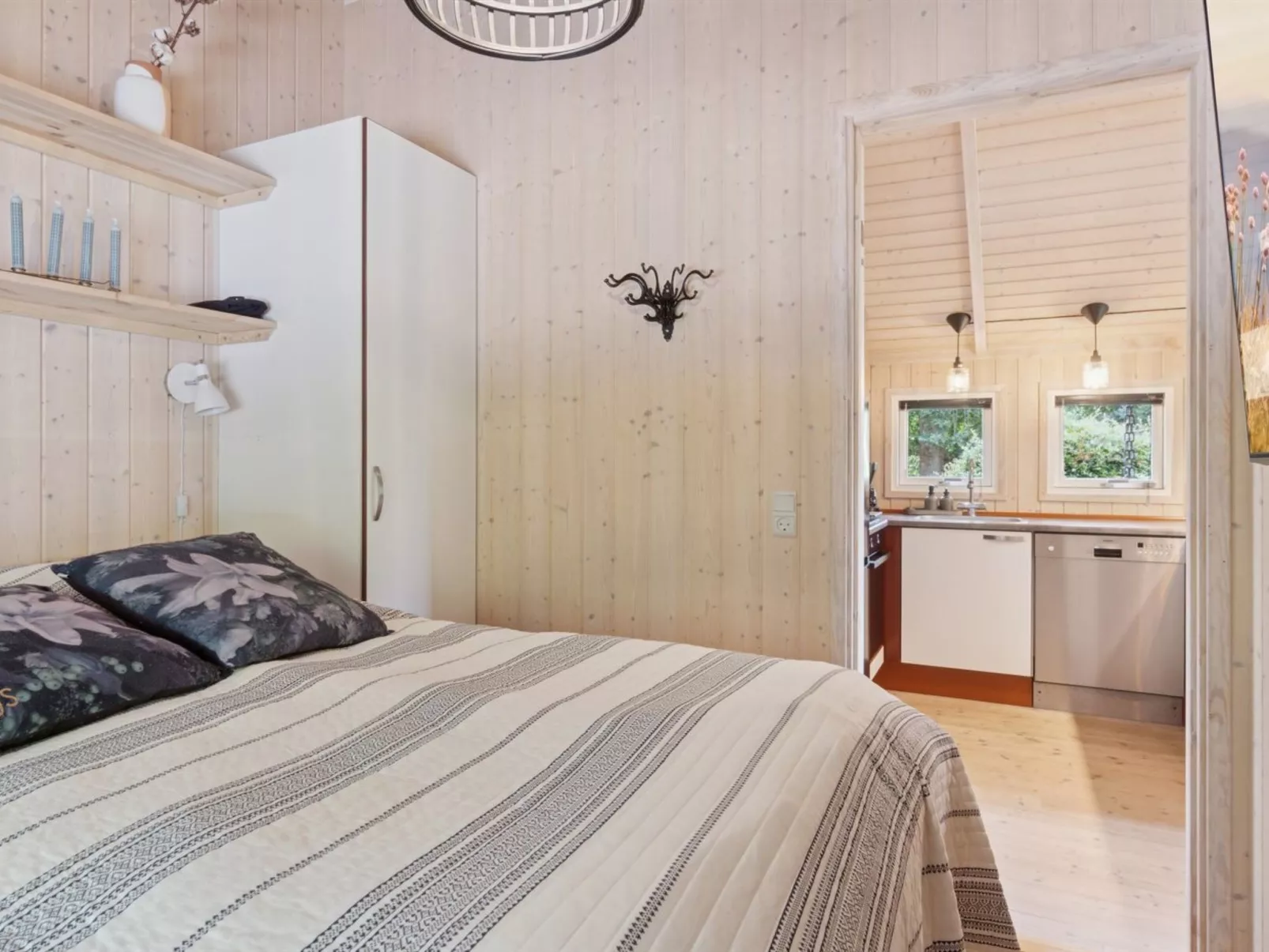 "Emelita" - 175m from the sea-Inside