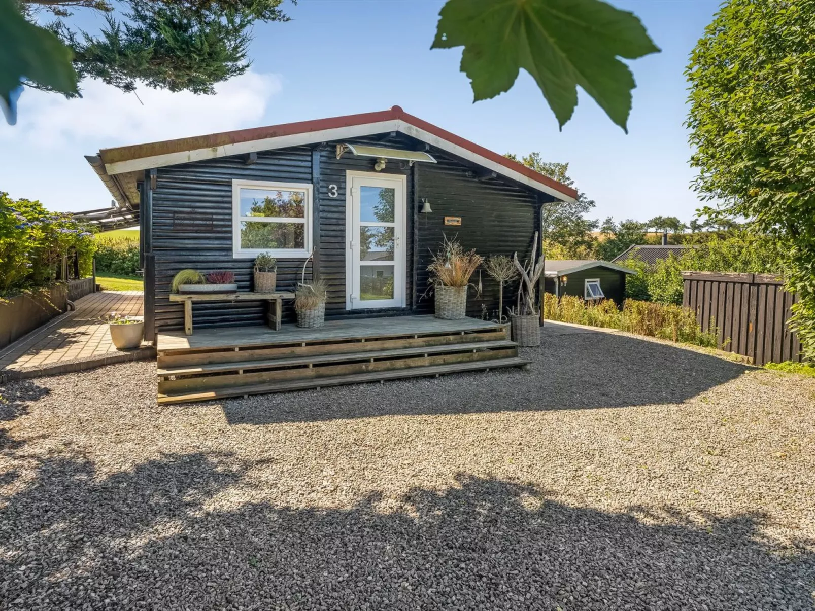 "Berner" - 500m to the fjord-Outside