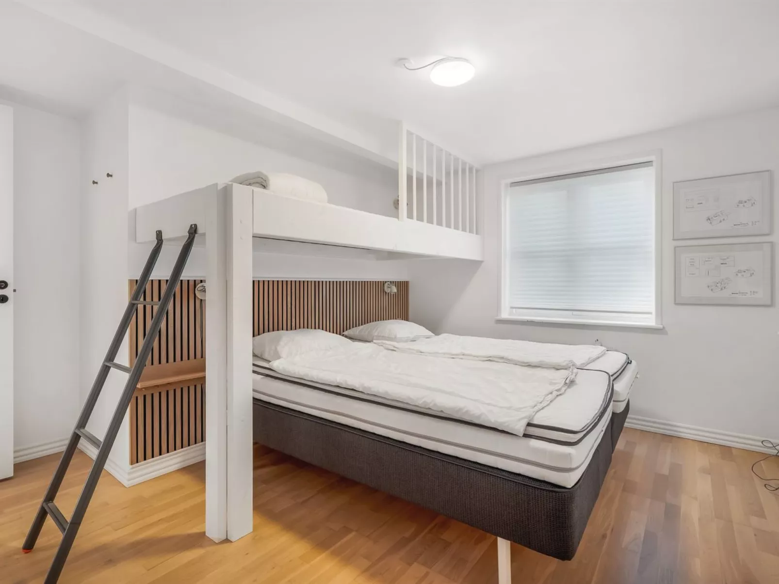 "Raika" - 25m to the fjord-Dedans