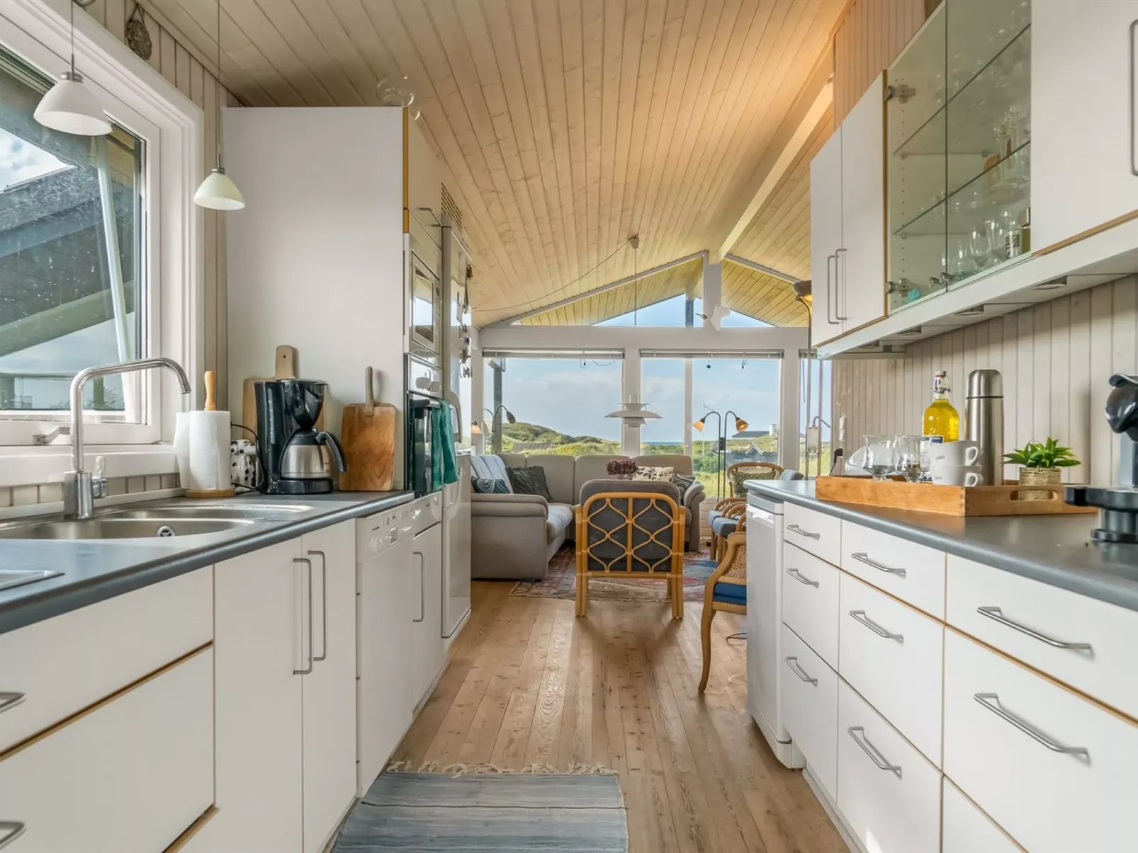 "Myrna" - 250m from the sea-Drinnen