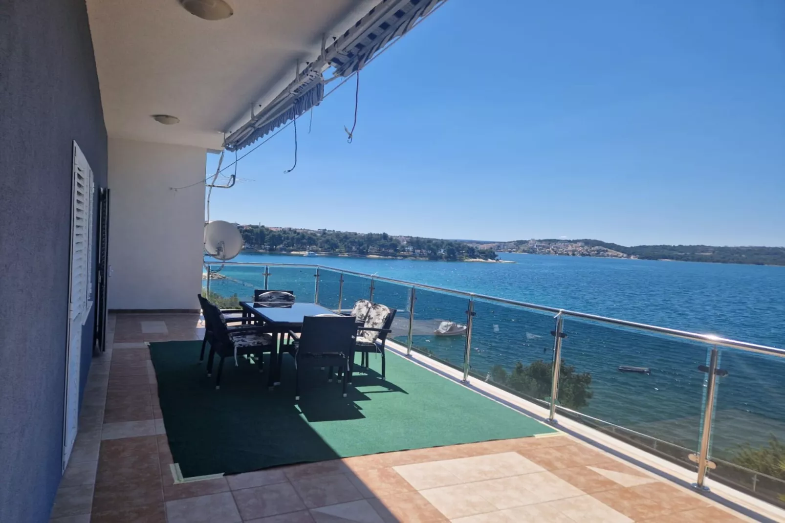 Three-Bedroom Apartment With Sea View A2-Terrasse / balcon