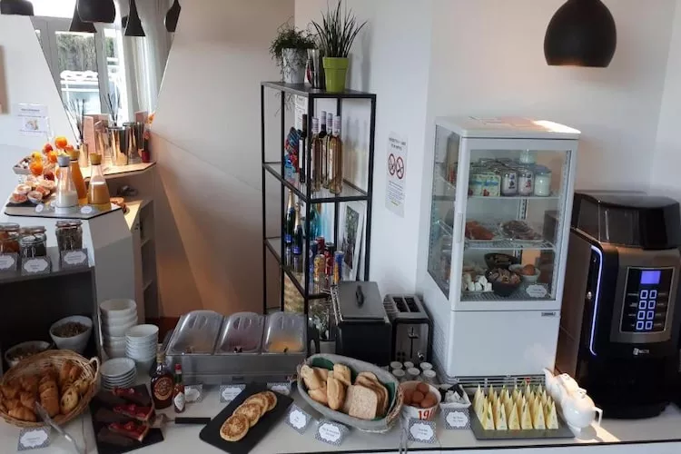 Adonis Mougins T2-Kitchen