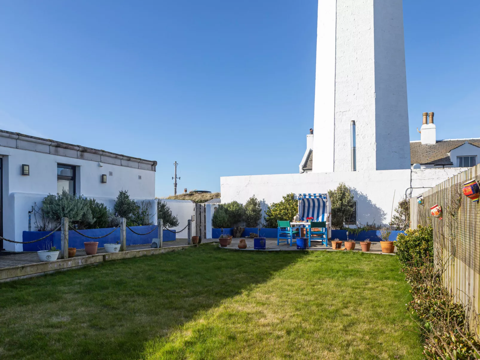 Walney Island Lighthouse-Outside