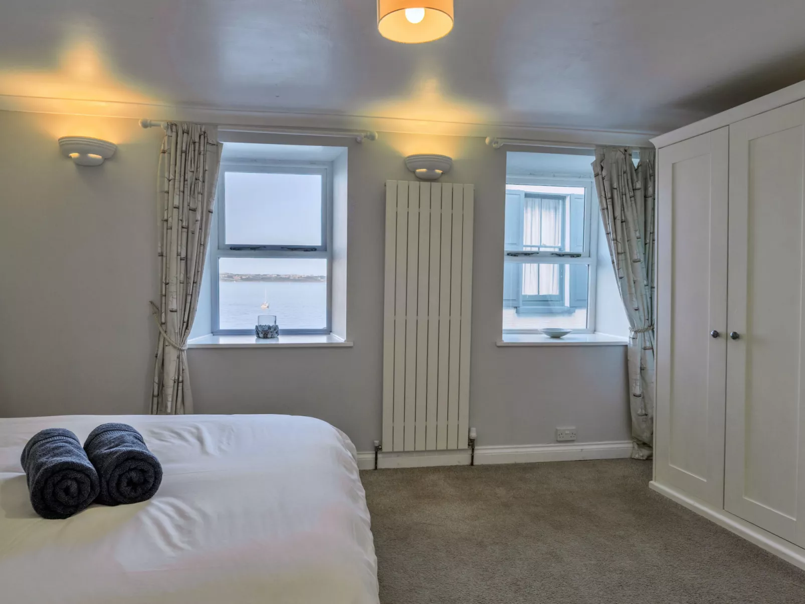 Nor Nour, Cawsand-Dedans