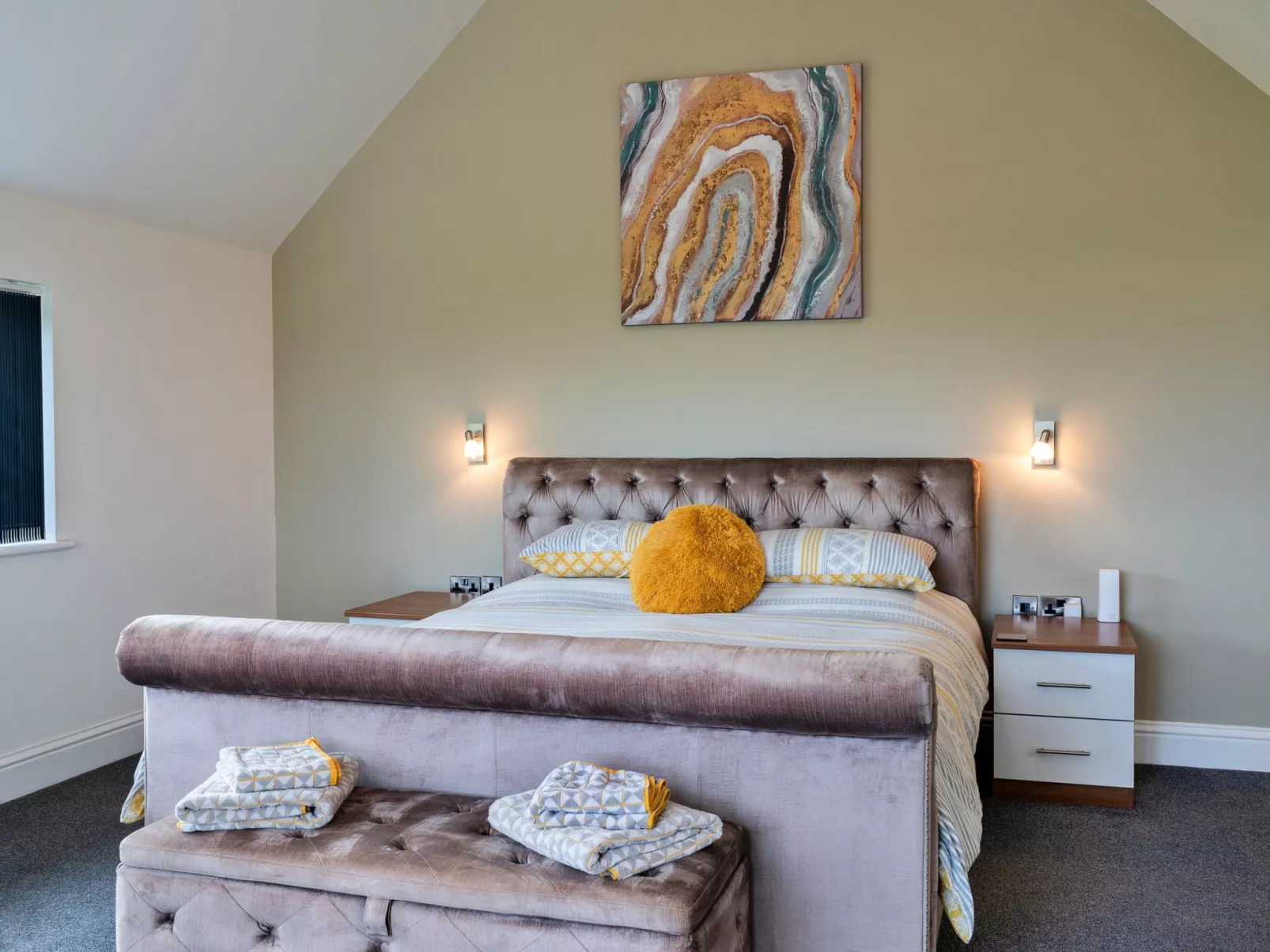 Stone Bow Farmhouse-Inside