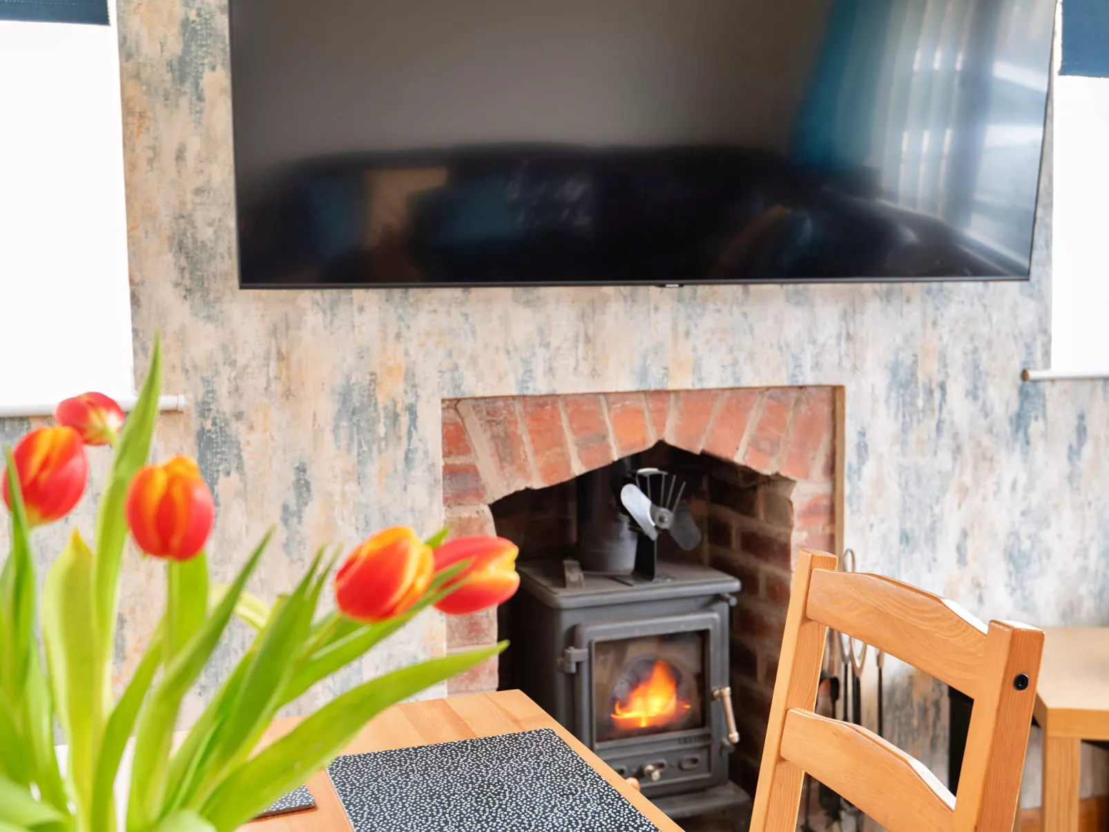 Llys Llewellyn-Dedans