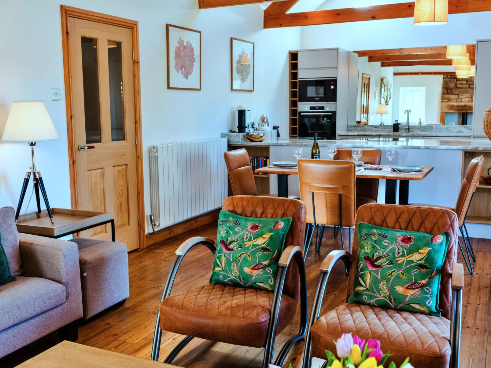 The Old School-Dedans