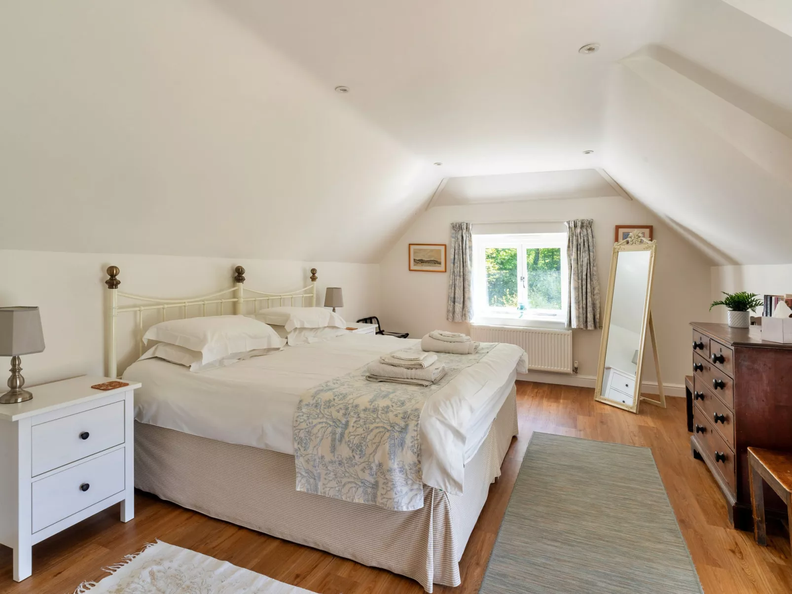 The Old Granary-Dedans