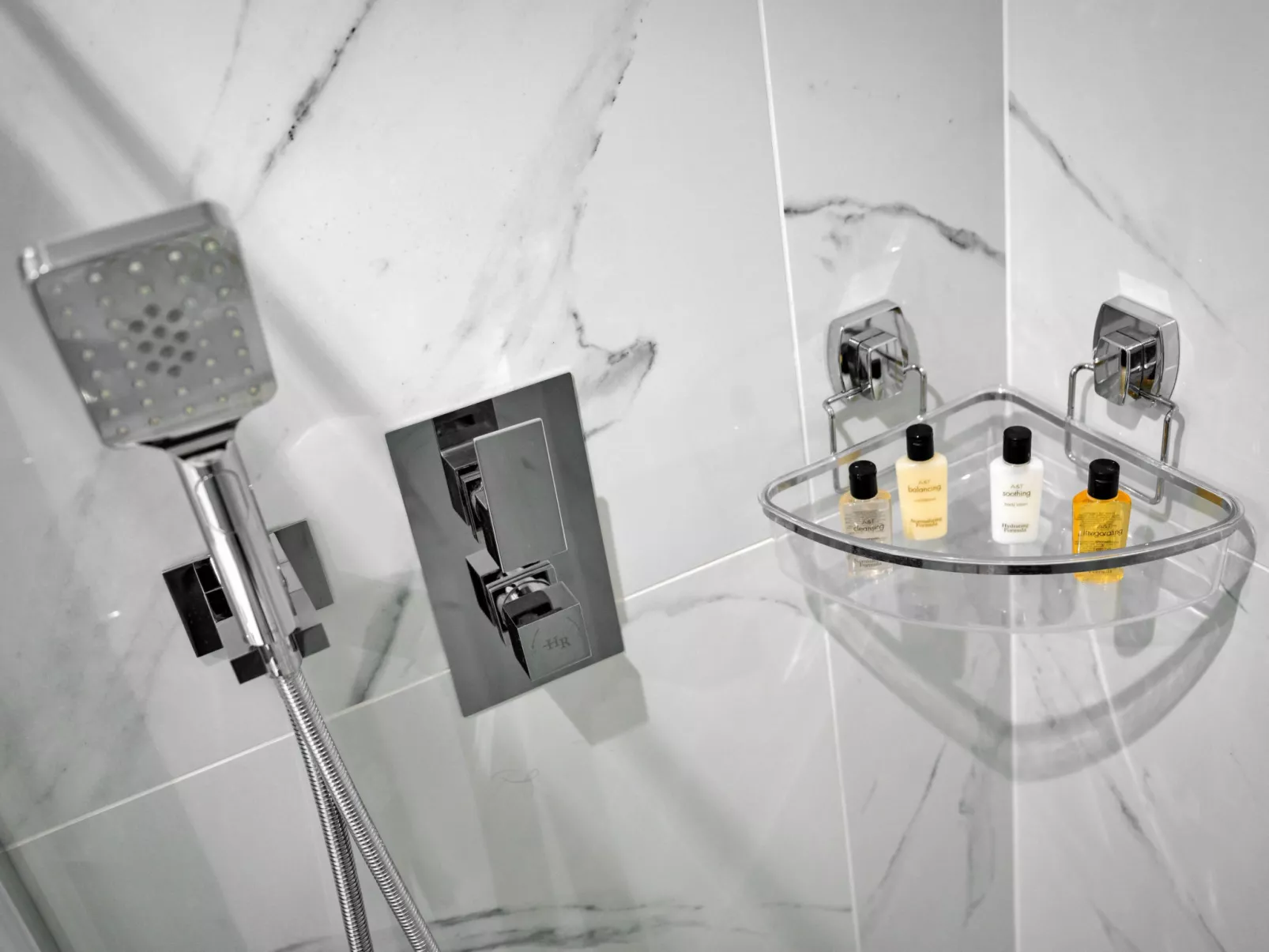 The Bank House-Drinnen