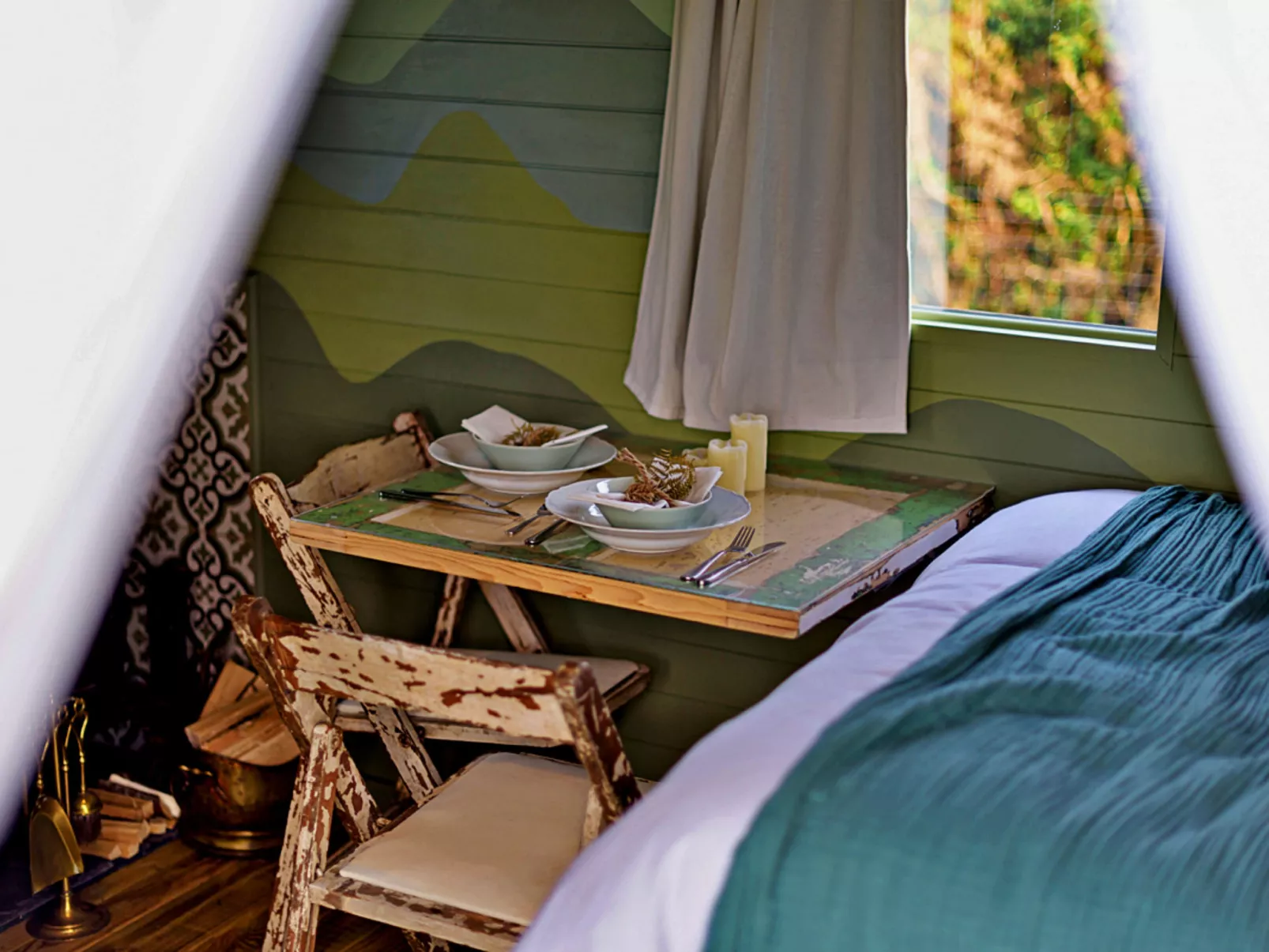 'Angharad' Poachers Hut-Inside