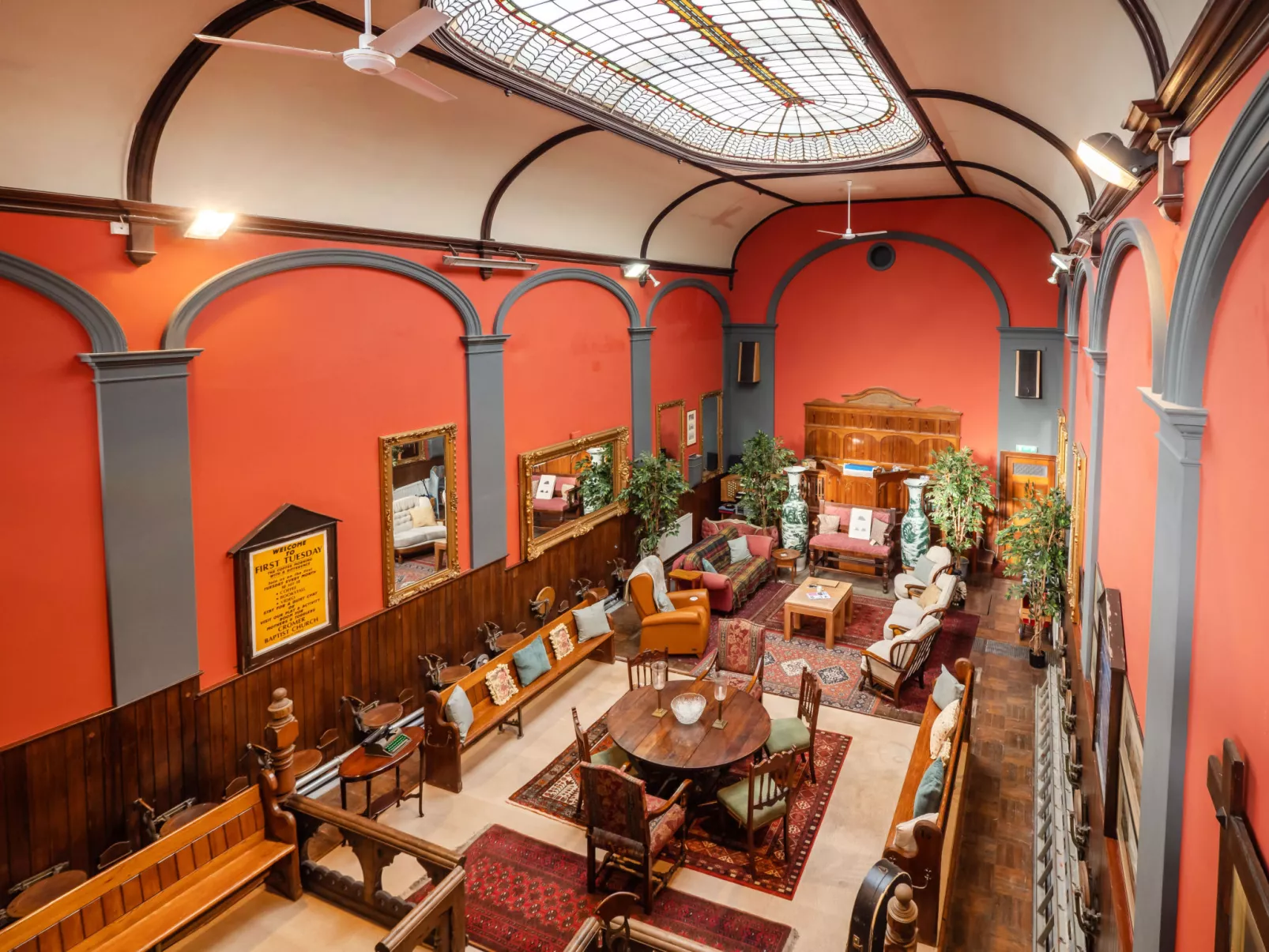 The Old Sunday School & Vestry-Dedans