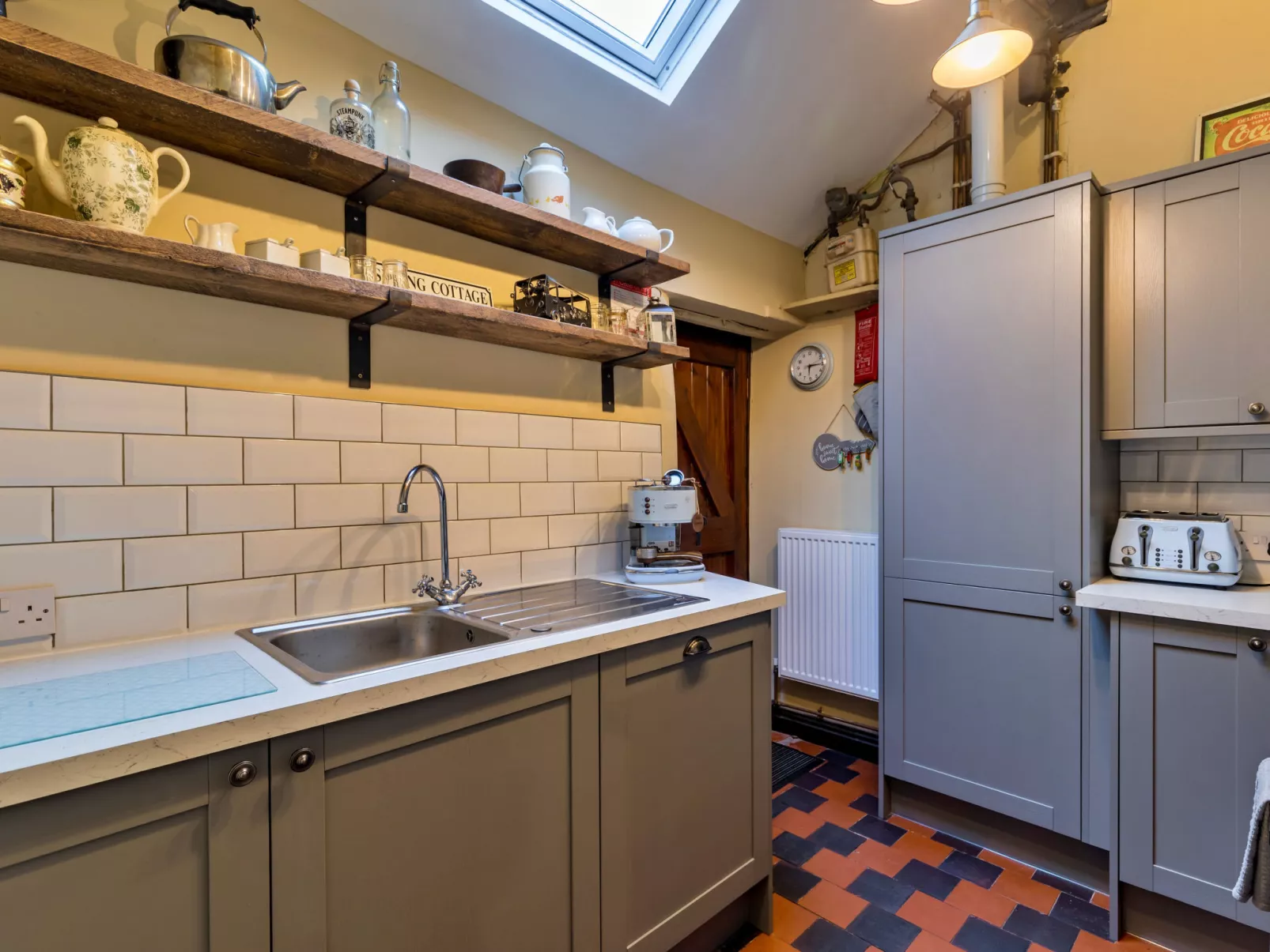 Spring Cottage-Dedans