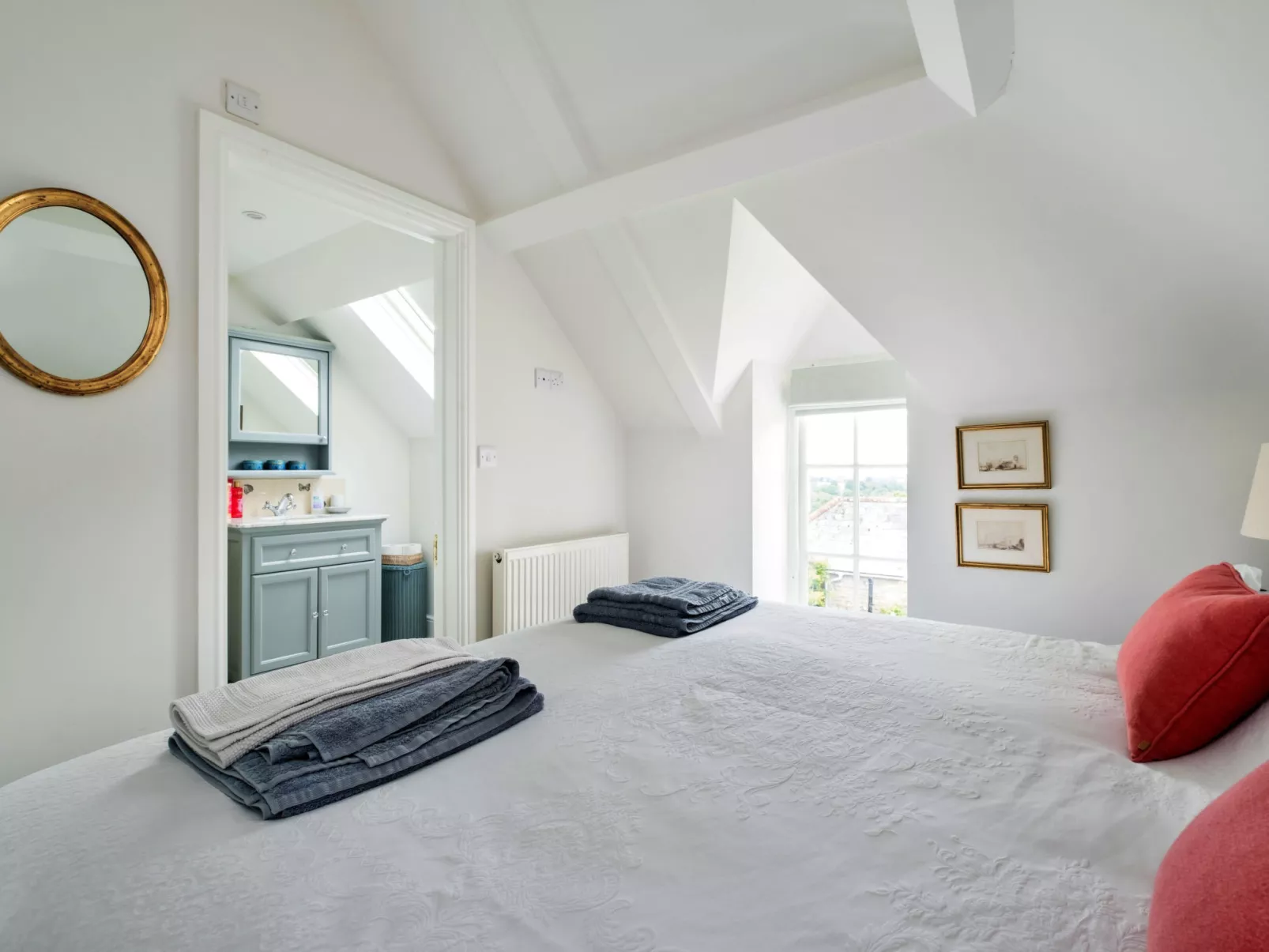 Coach House Wellbeing Retreat-Dedans