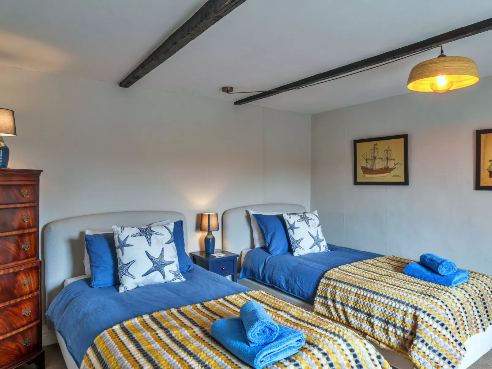 Hillside House-Drinnen