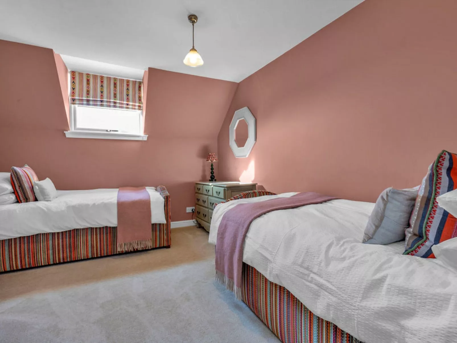 The Wheel House-Dedans