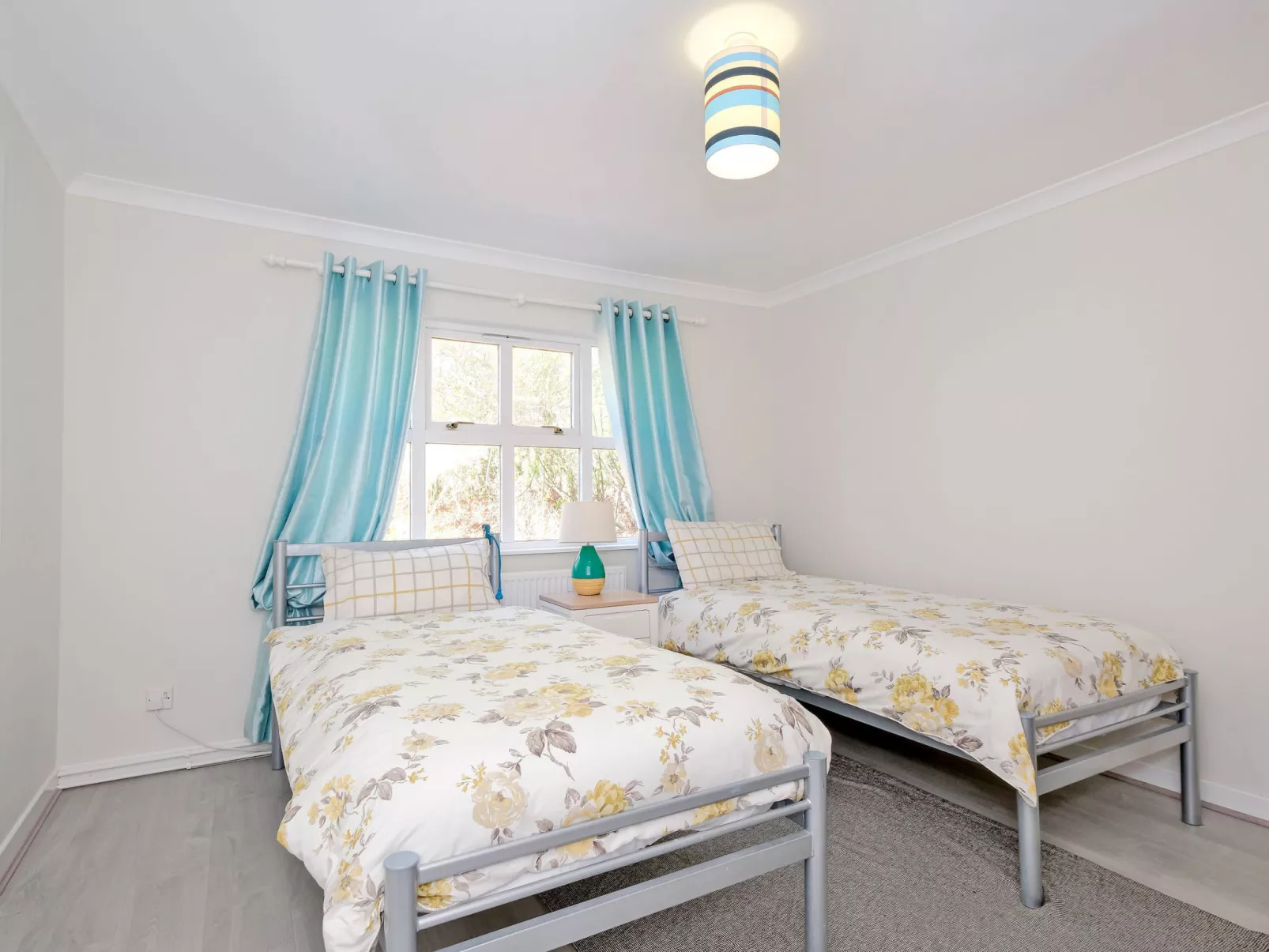 Corrennie School Cottage-Dedans