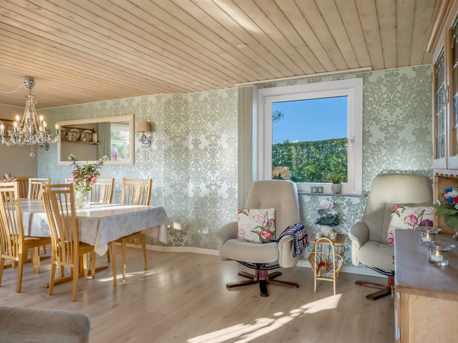 "Missa" - 2km to the fjord-Dedans