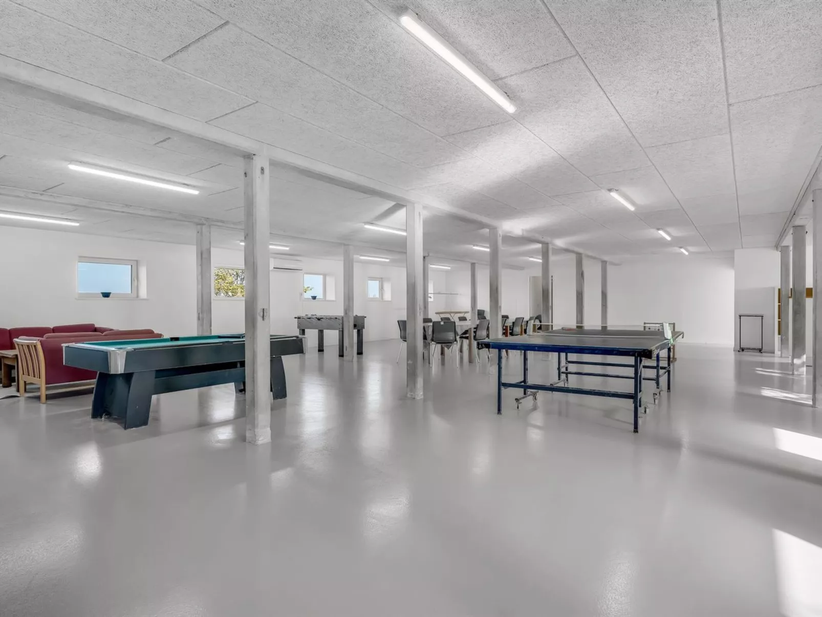 "Nette" - 2km to the fjord-Drinnen