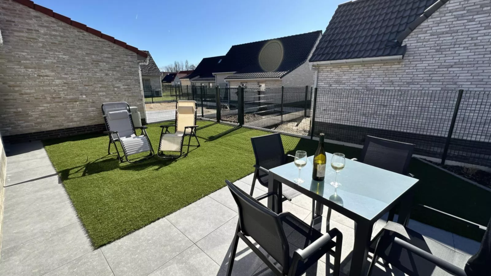 Westhinder II H19-Garten Sommer