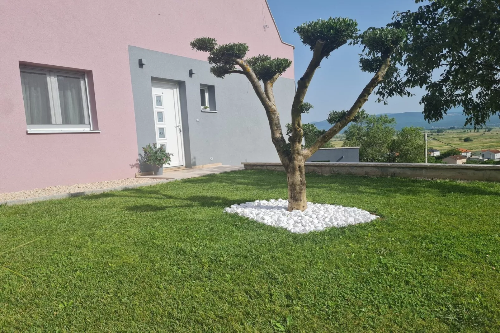 Four - Bedroom Villa-Outdoor