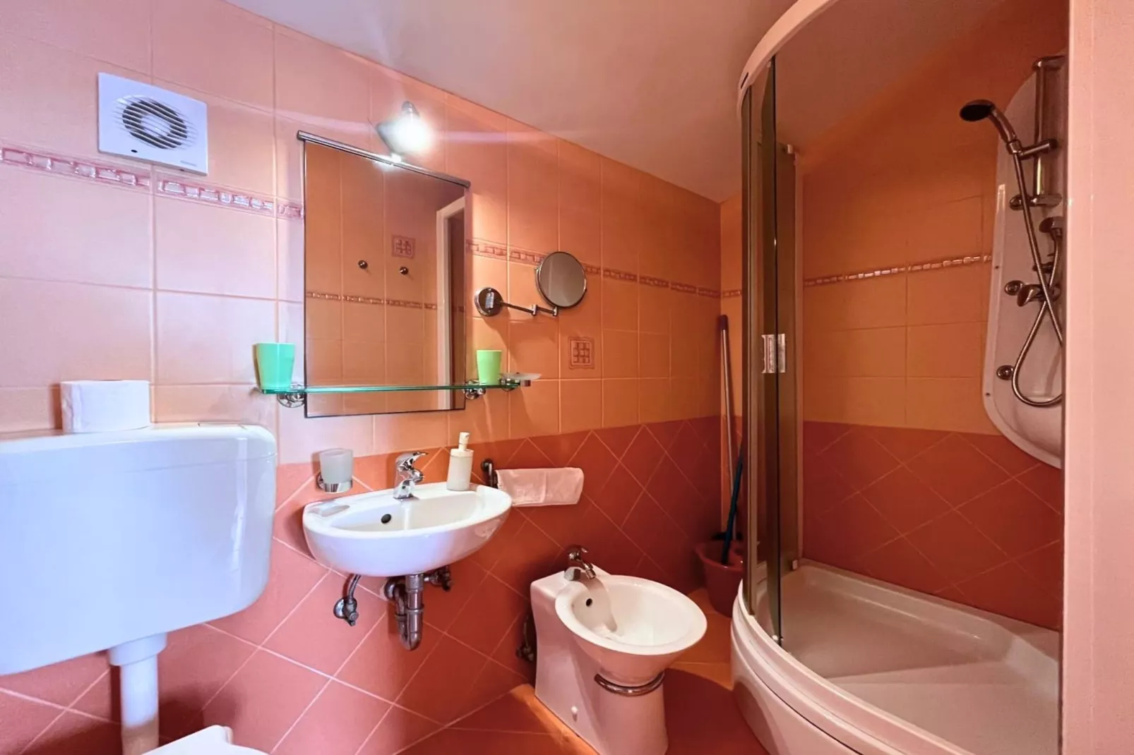 Apartments Butković - One Bedroom Apartments (A5)-Bathroom