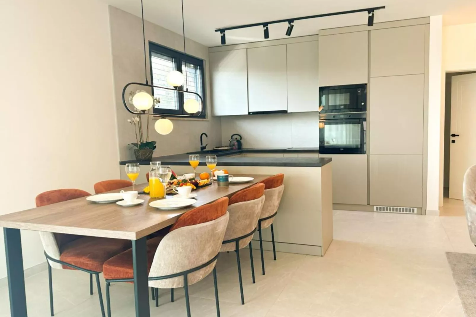 Leonarda Waterfront Residences-One-Bedroom Apartment With Terrace (The Adriatic One) -S1-Dining room
