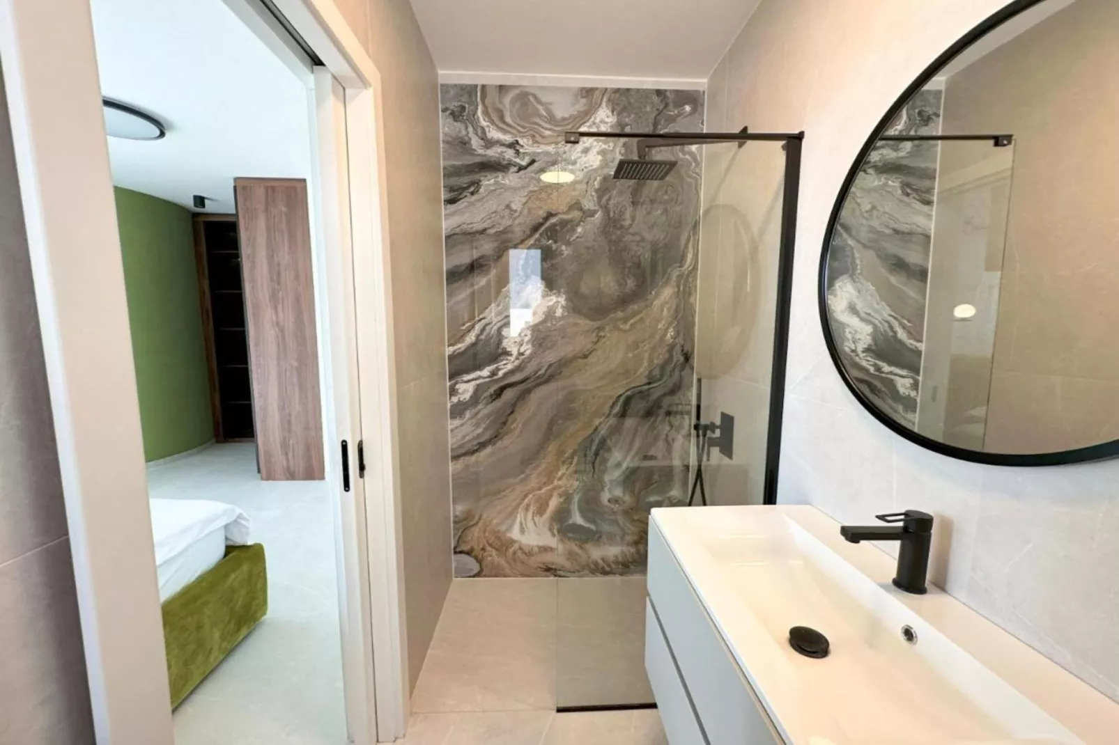 Leonarda Waterfront Residences- Three-Bedroom Penthouse with Infinity Pool (The Skyview Penthouse) - S4-Bathroom