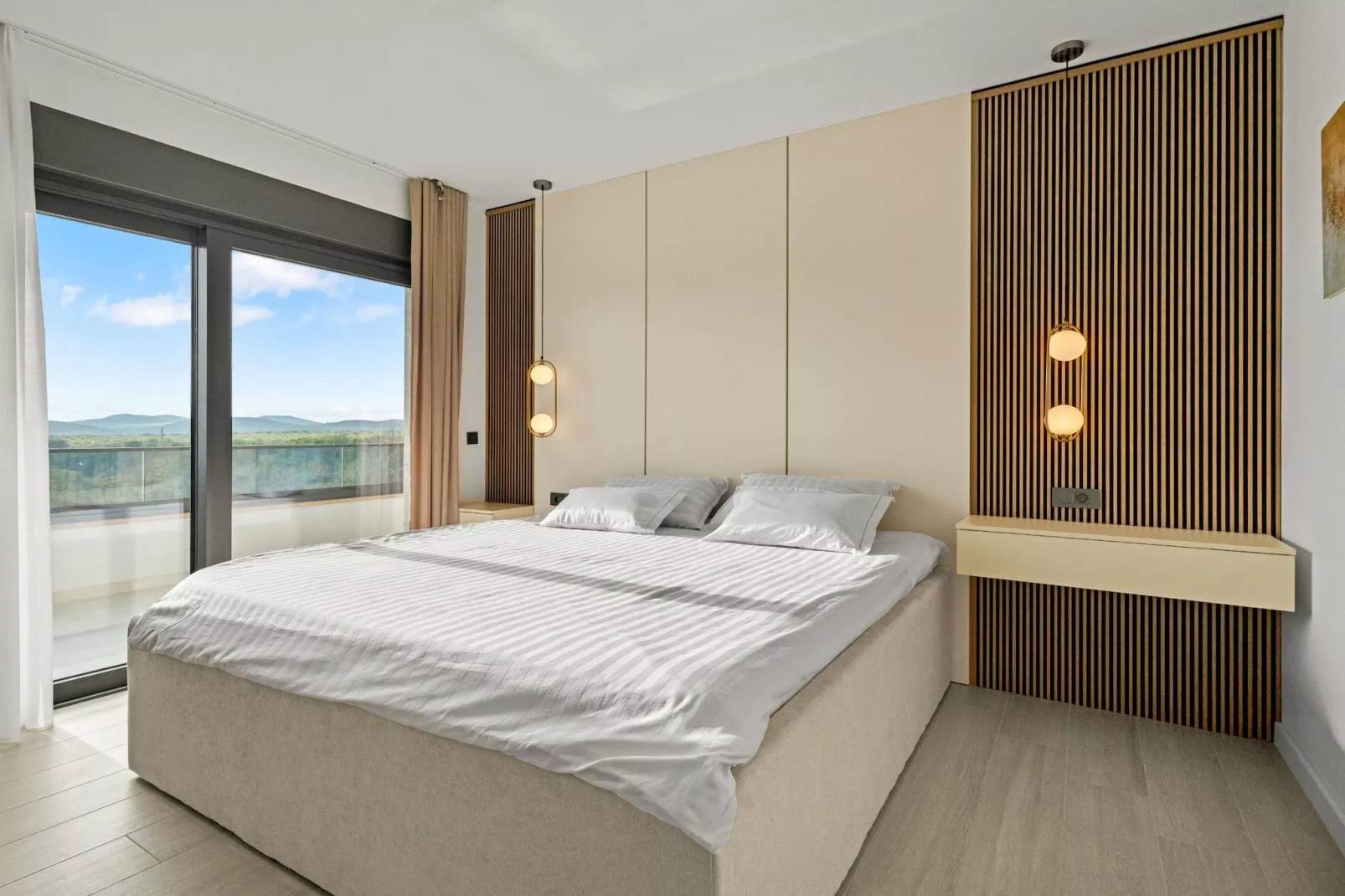 Villa Freedom - Five Bedroom House with Balcony-Bedroom