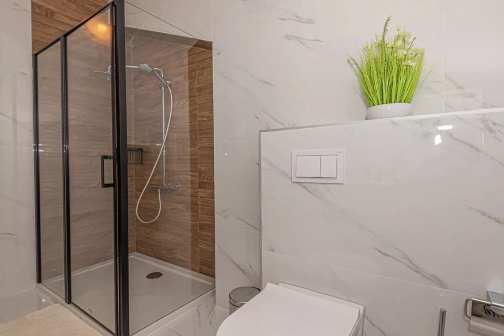 Villa Maria with Outdoor Pool - Five Bedroom Villa with Outdoor Pool-Bathroom