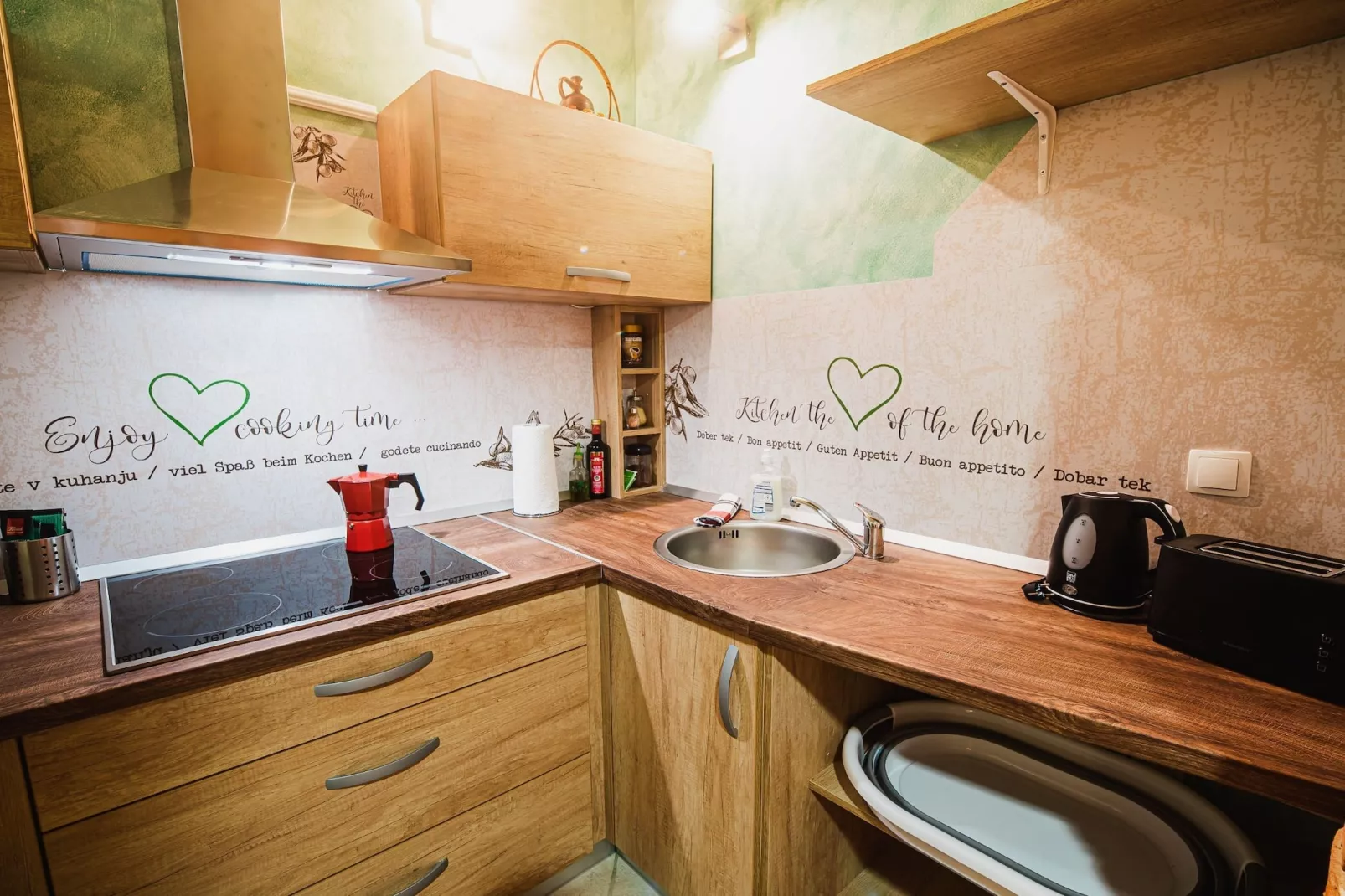 Elegant and Stylish Retreat Apartments with Terrace - Two Bedroom Apartment with Terrace-Cuisine